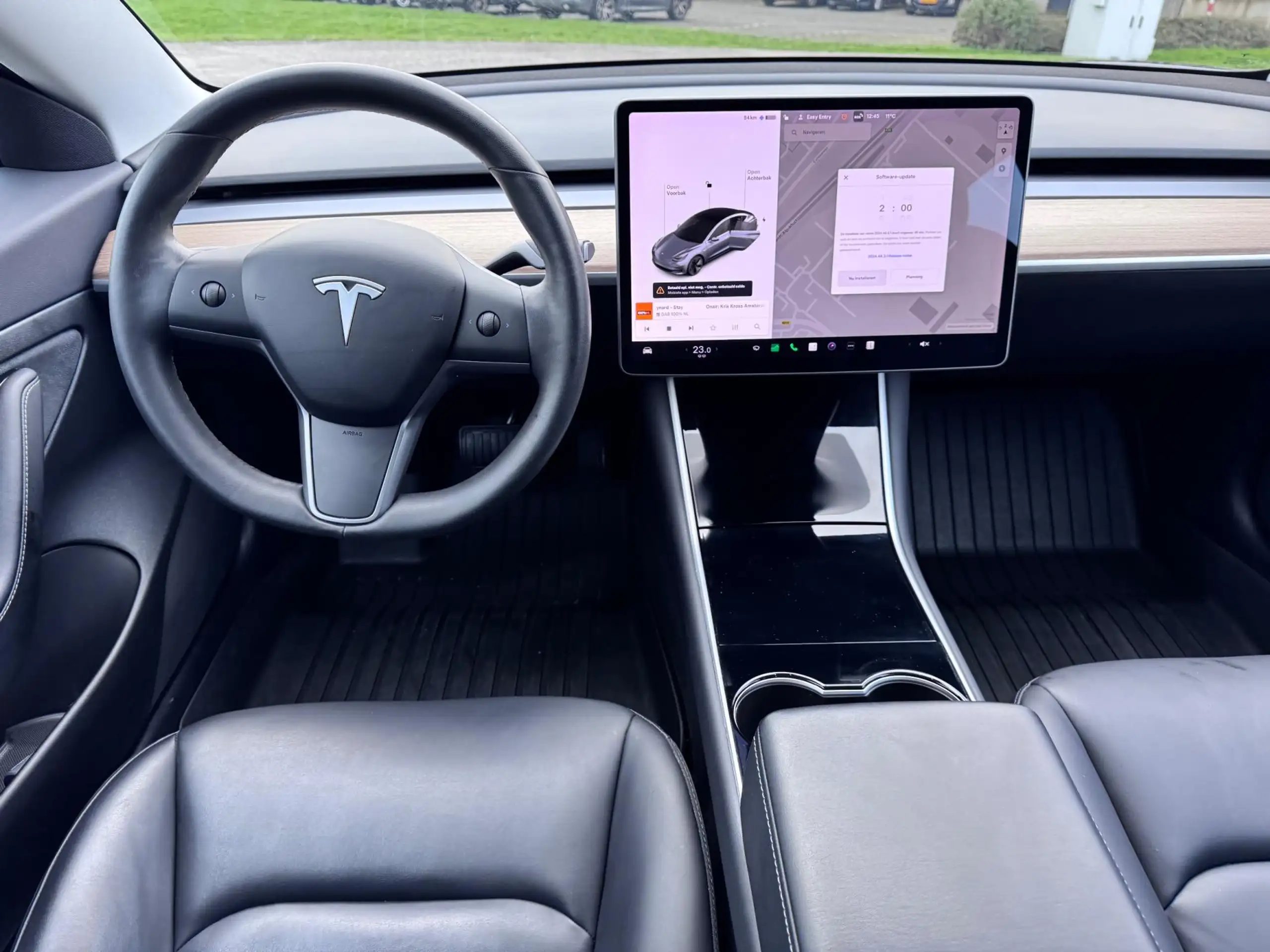 Tesla - Model 3