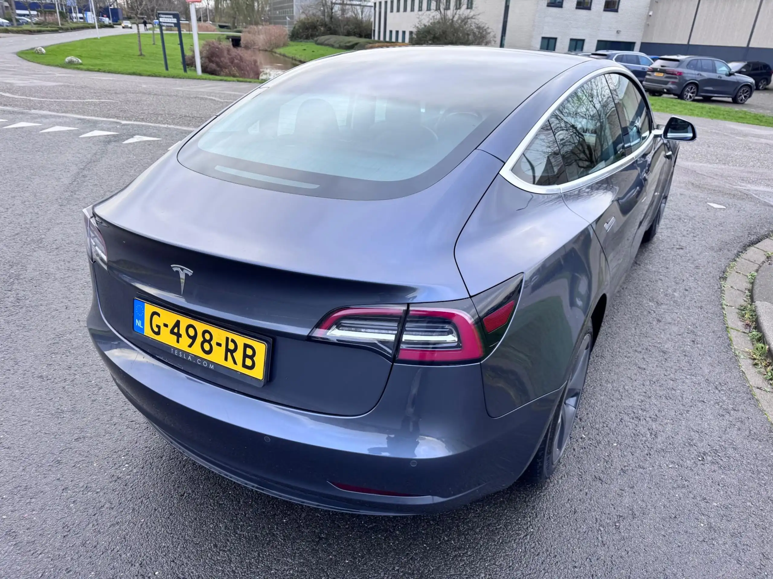 Tesla - Model 3