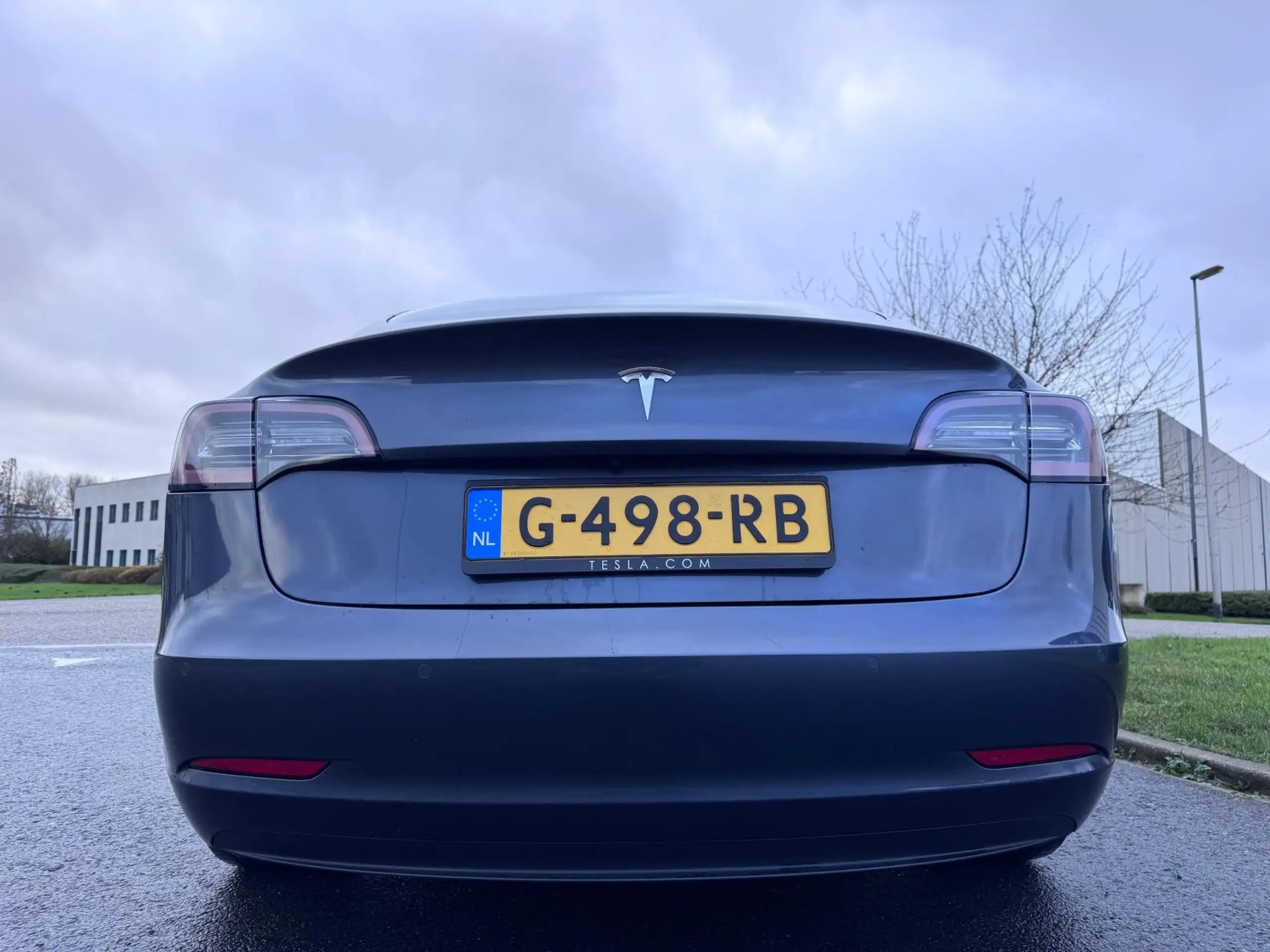 Tesla - Model 3