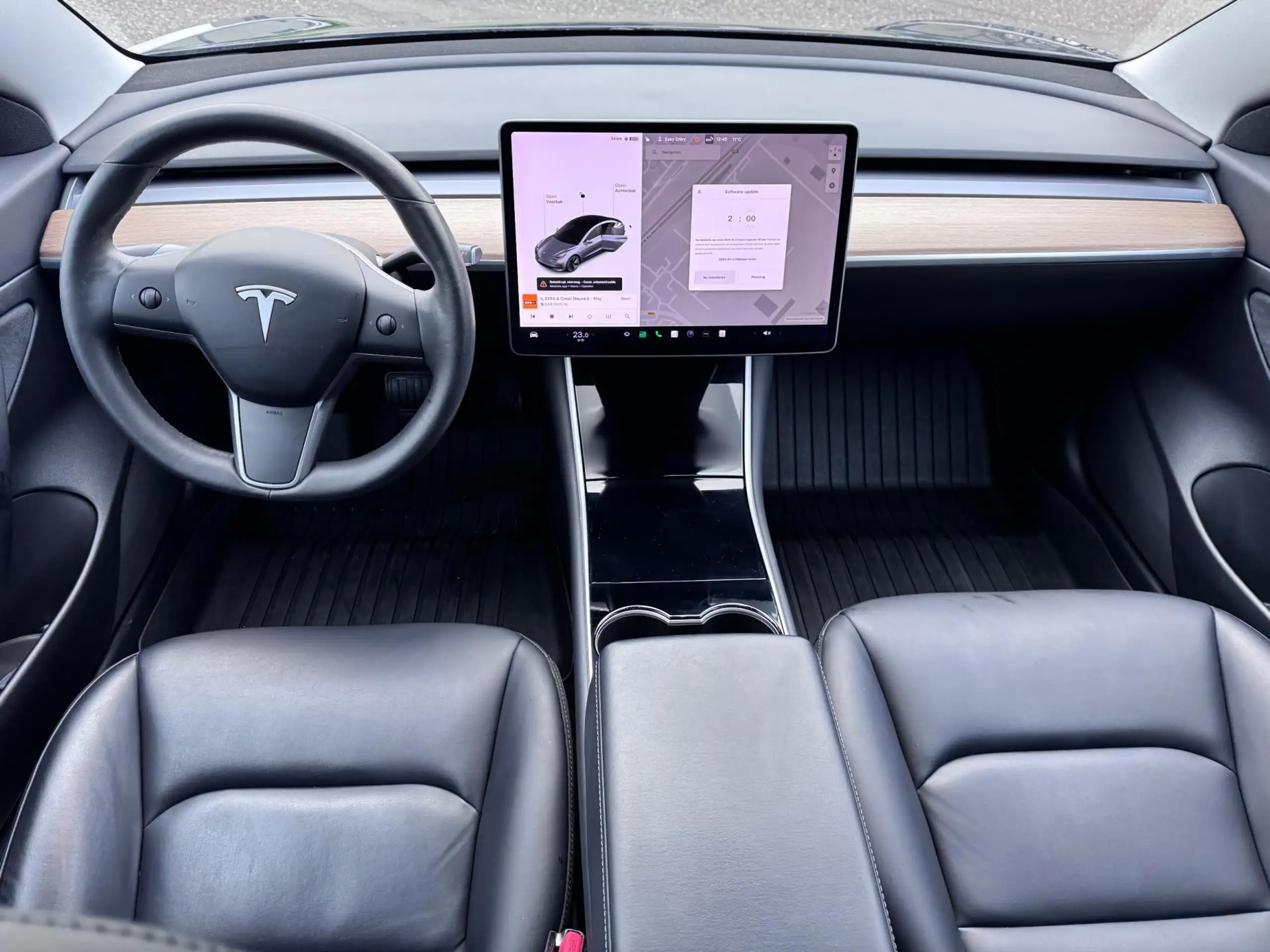 Tesla - Model 3