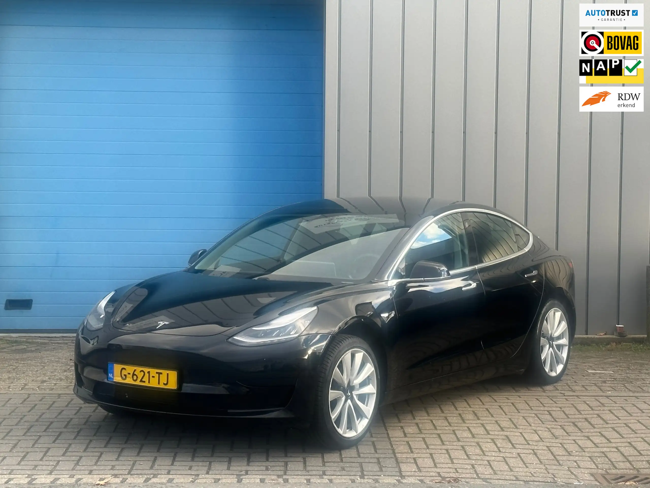 Tesla - Model 3