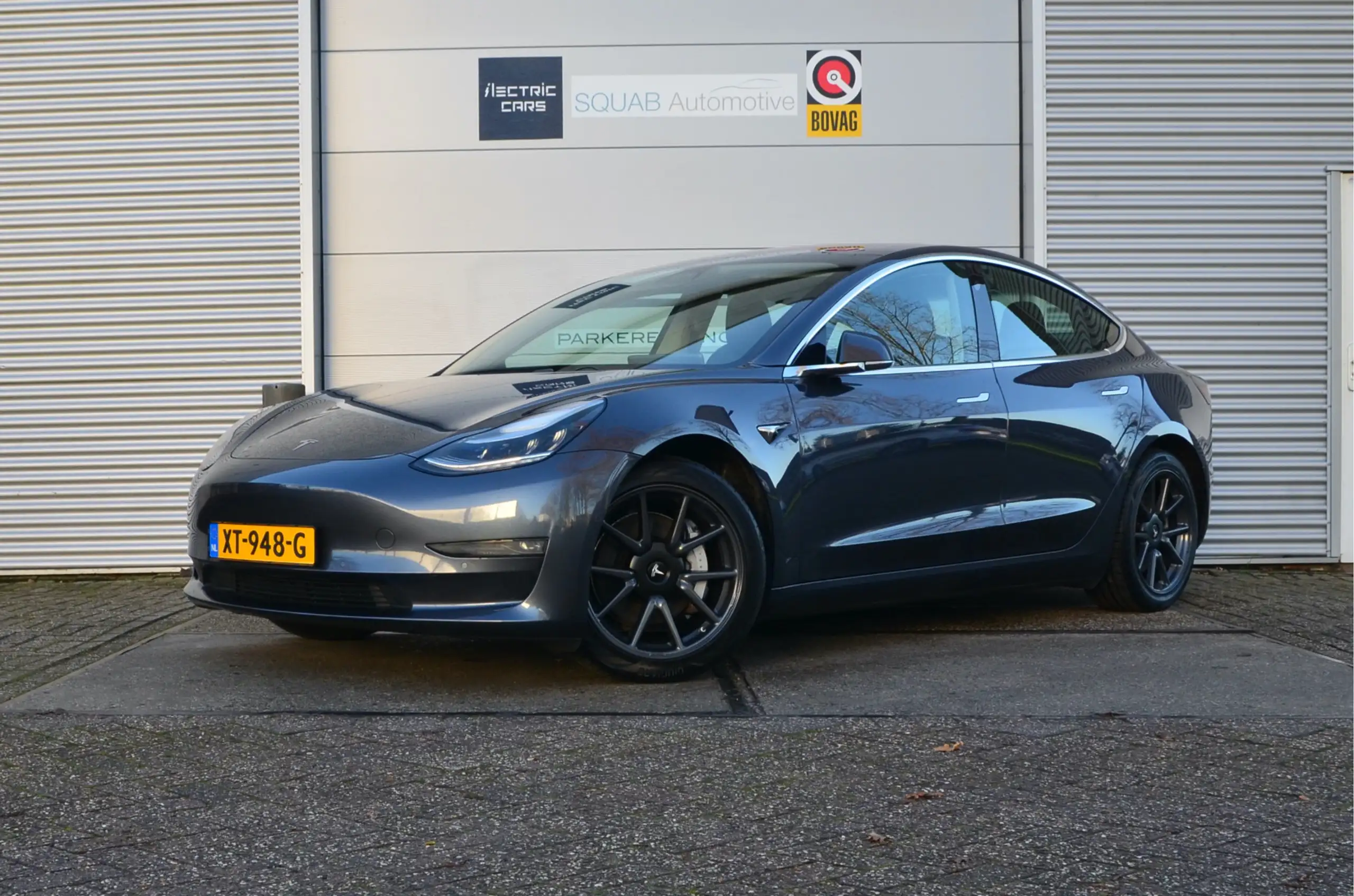 Tesla - Model 3