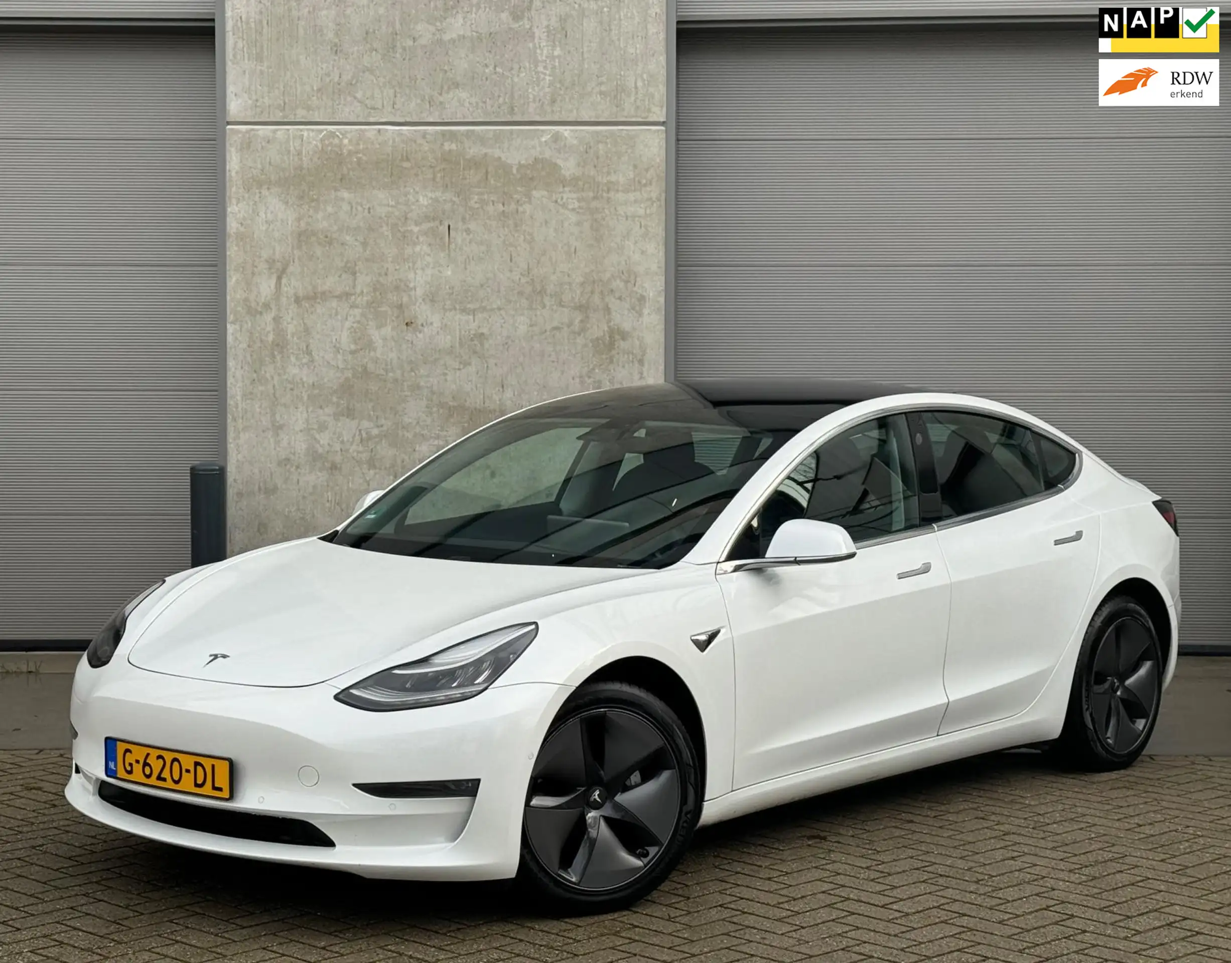 Tesla - Model 3