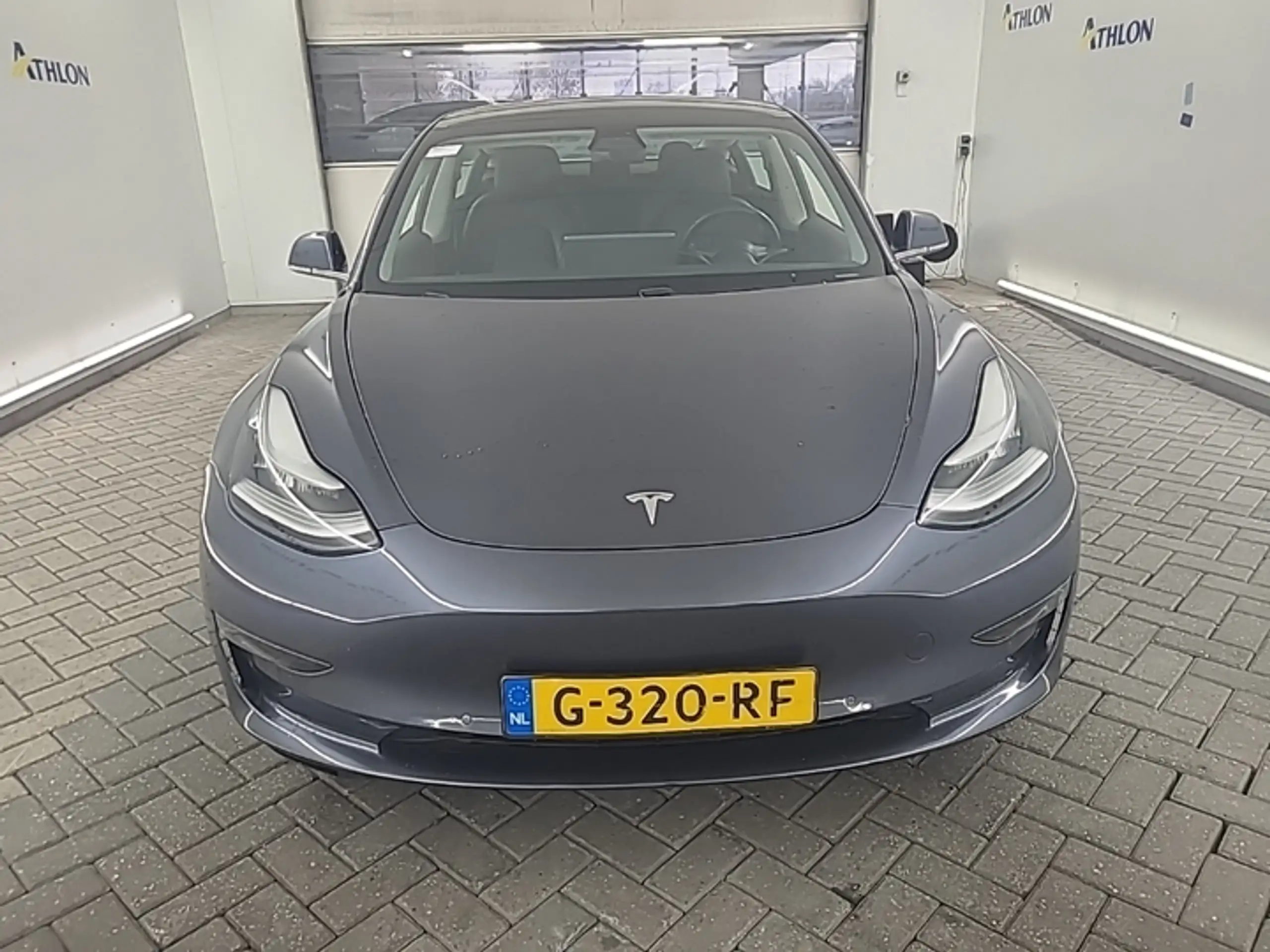 Tesla - Model 3