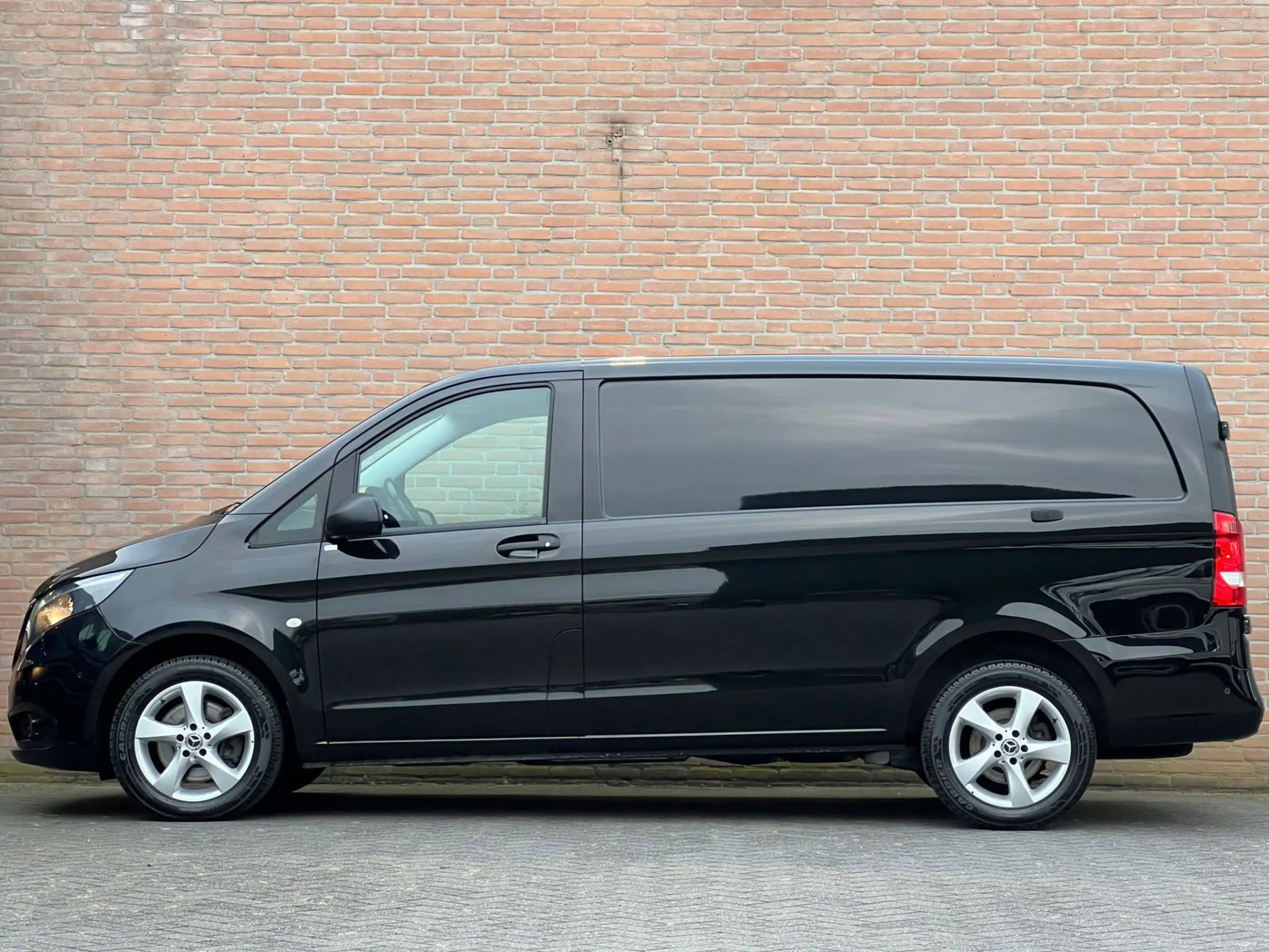 Mercedes-Benz - Vito