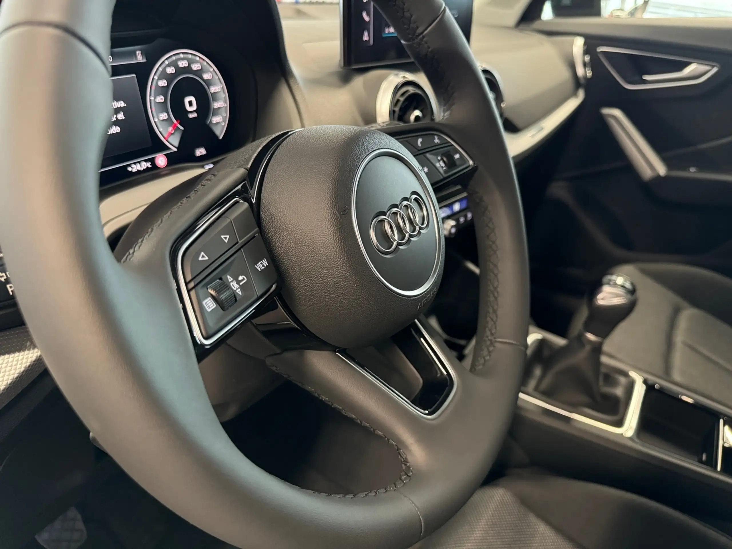 Audi - Q2