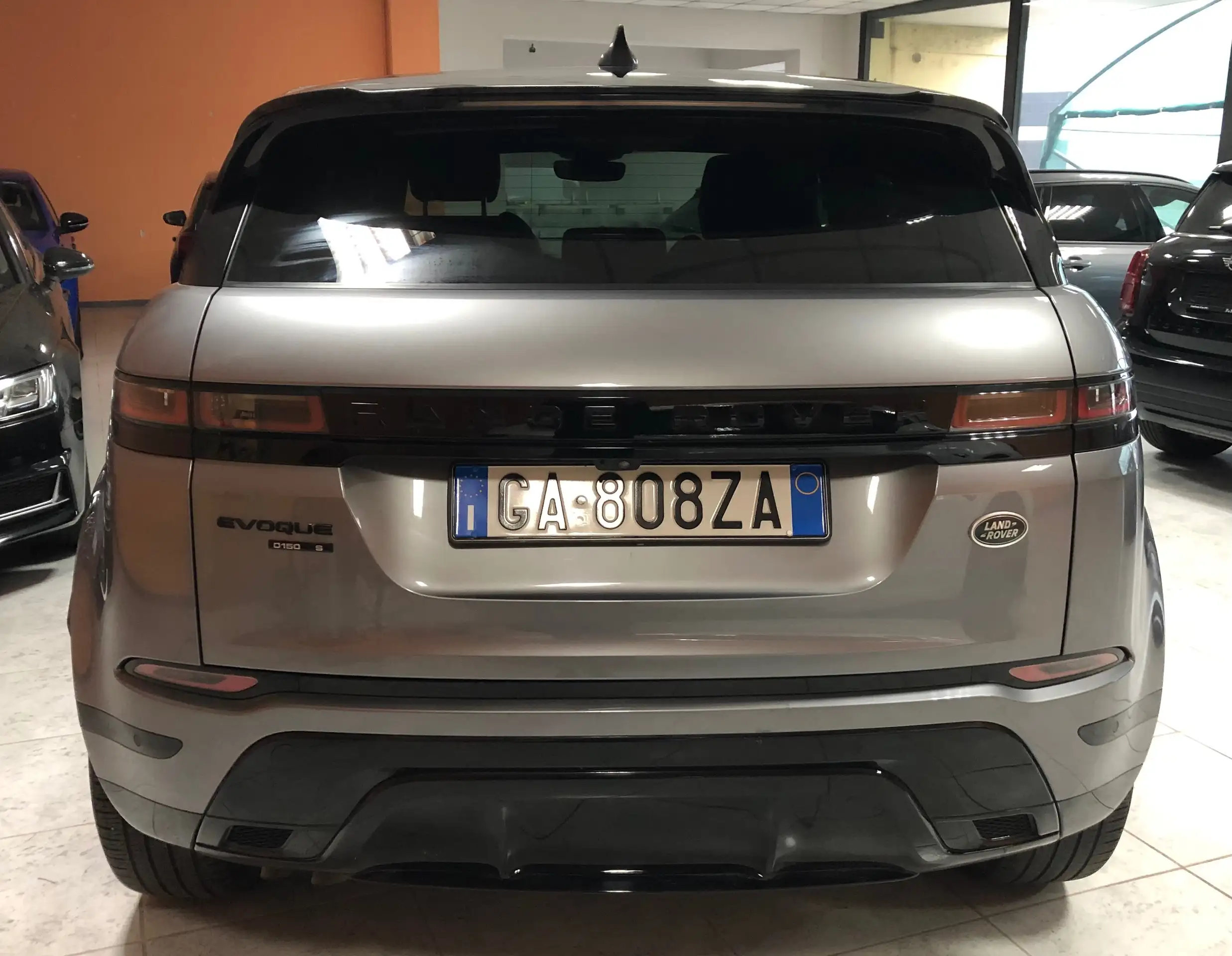 Land Rover - Range Rover Evoque