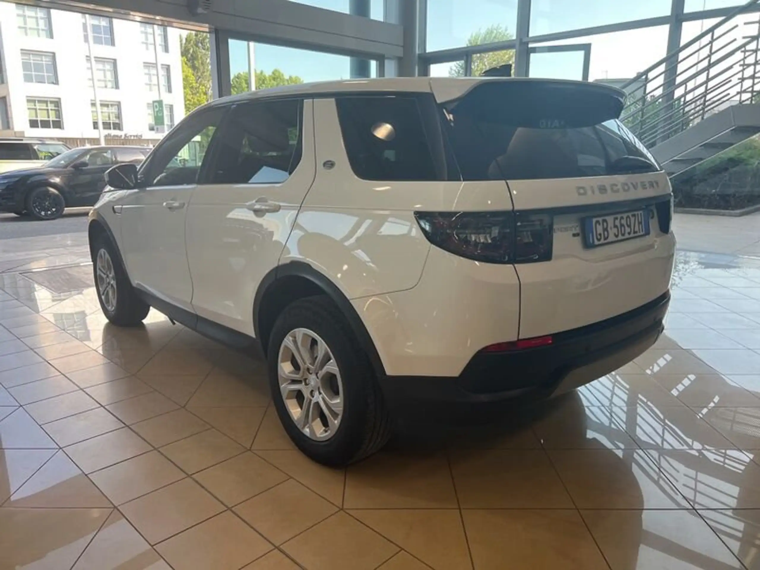 Land Rover - Discovery Sport