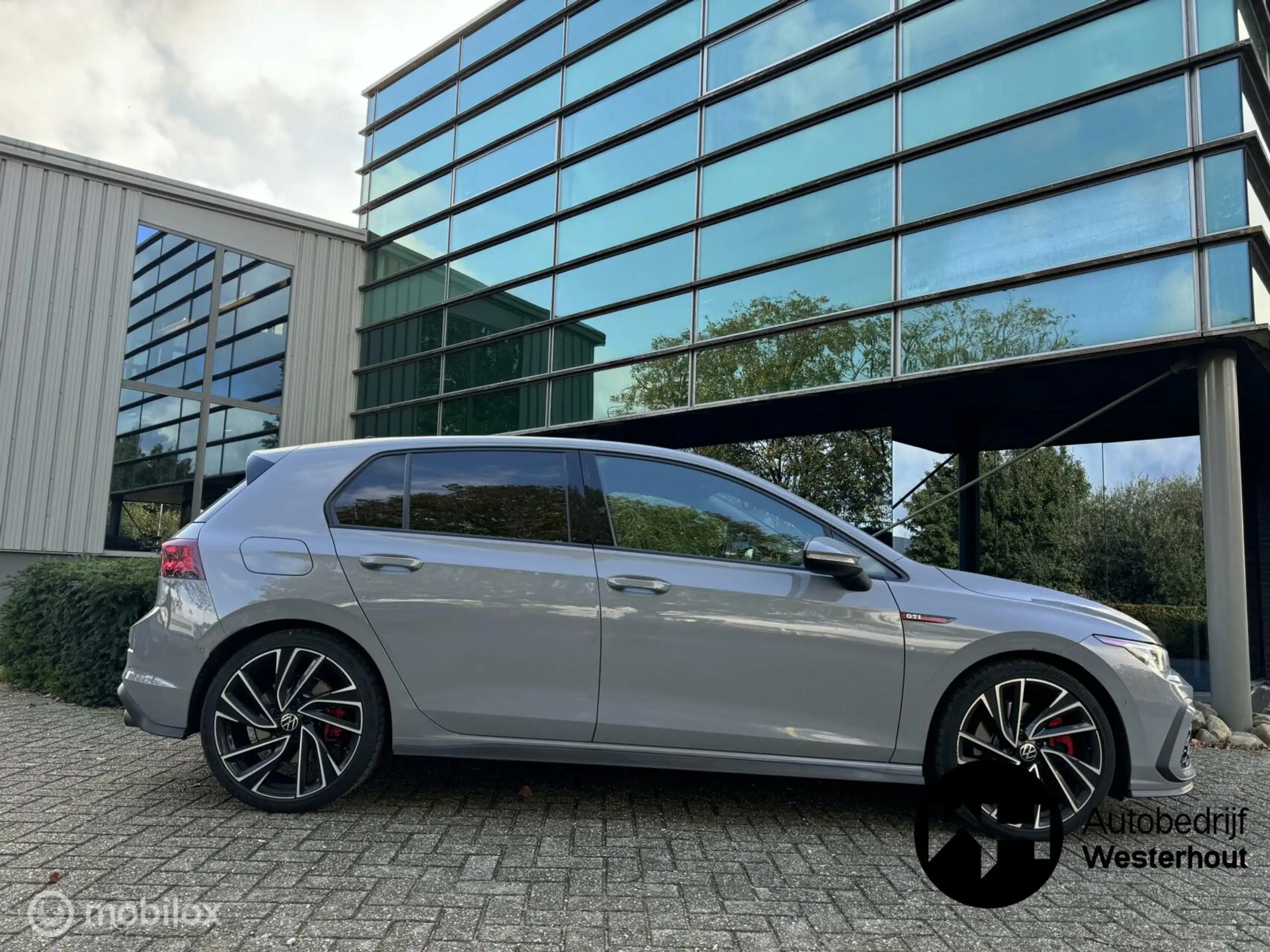 Volkswagen - Golf GTI