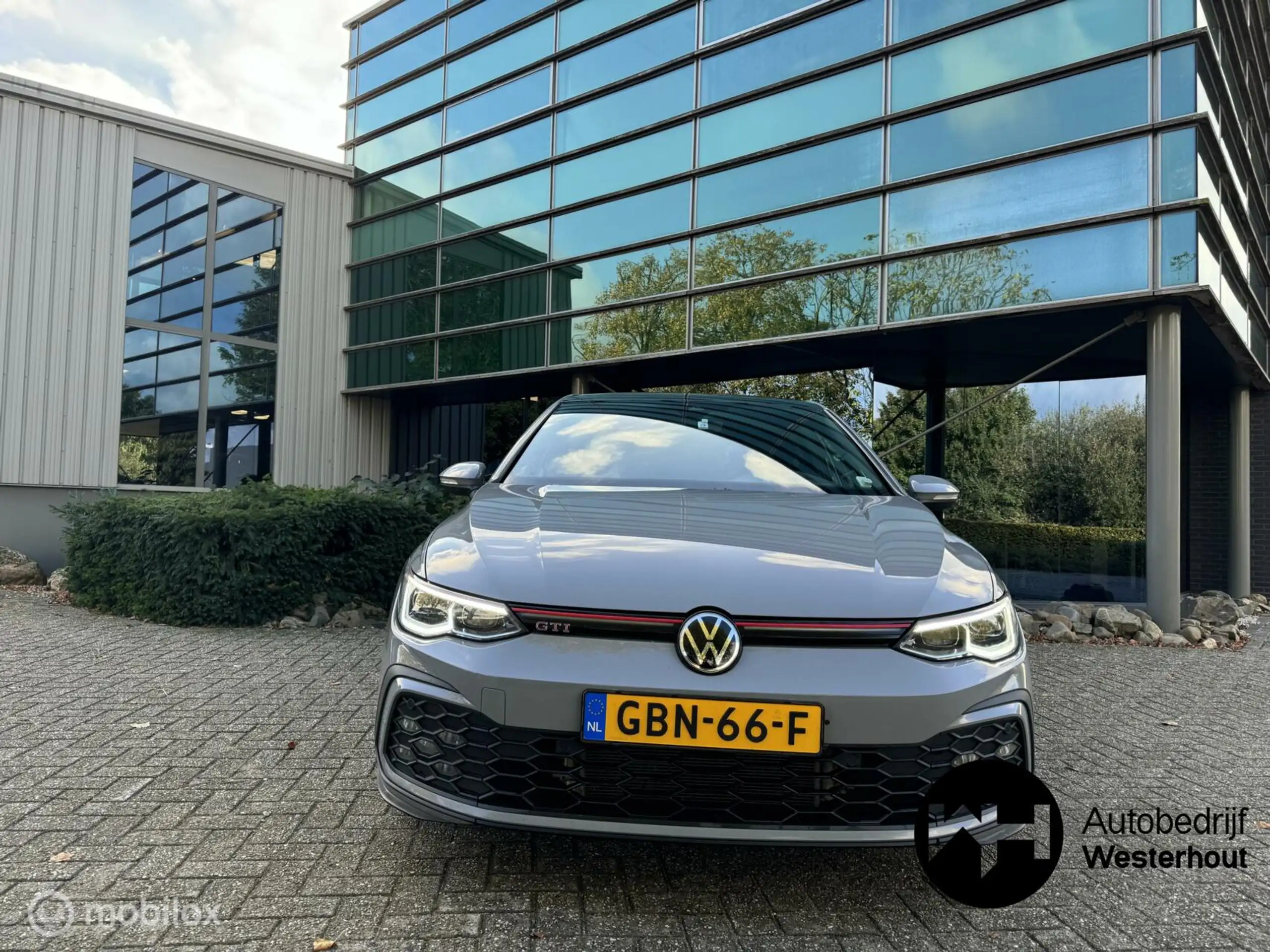 Volkswagen - Golf GTI