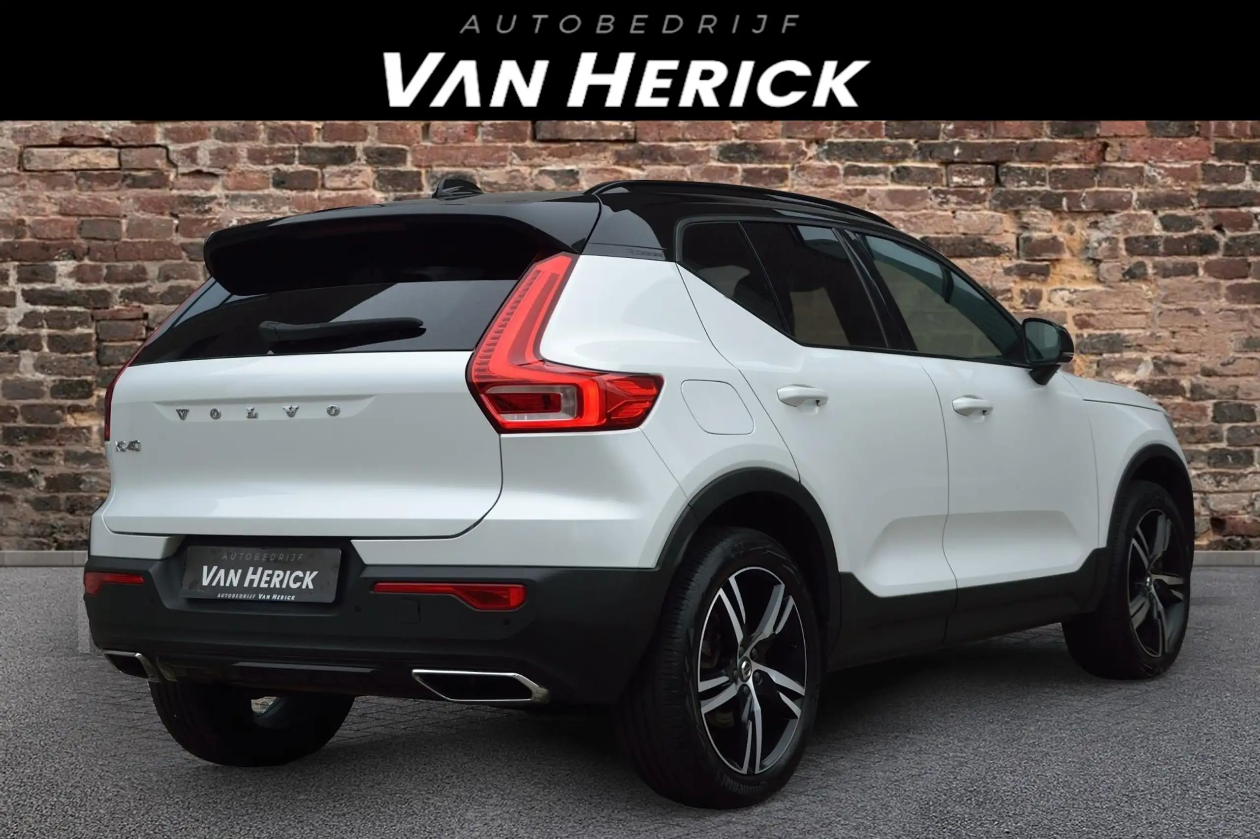 Volvo - XC40