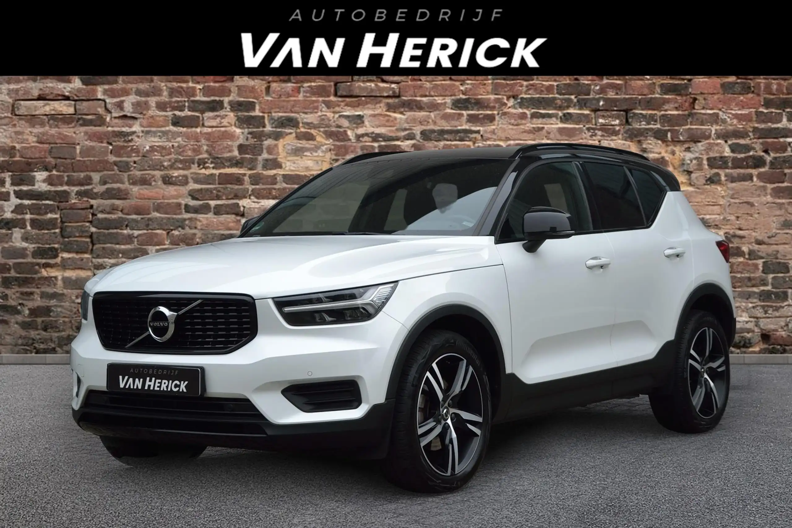 Volvo - XC40