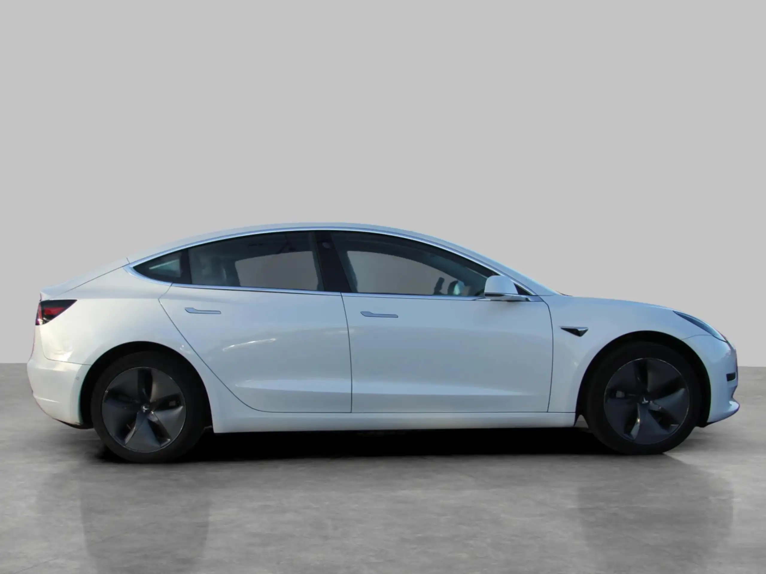 Tesla - Model 3