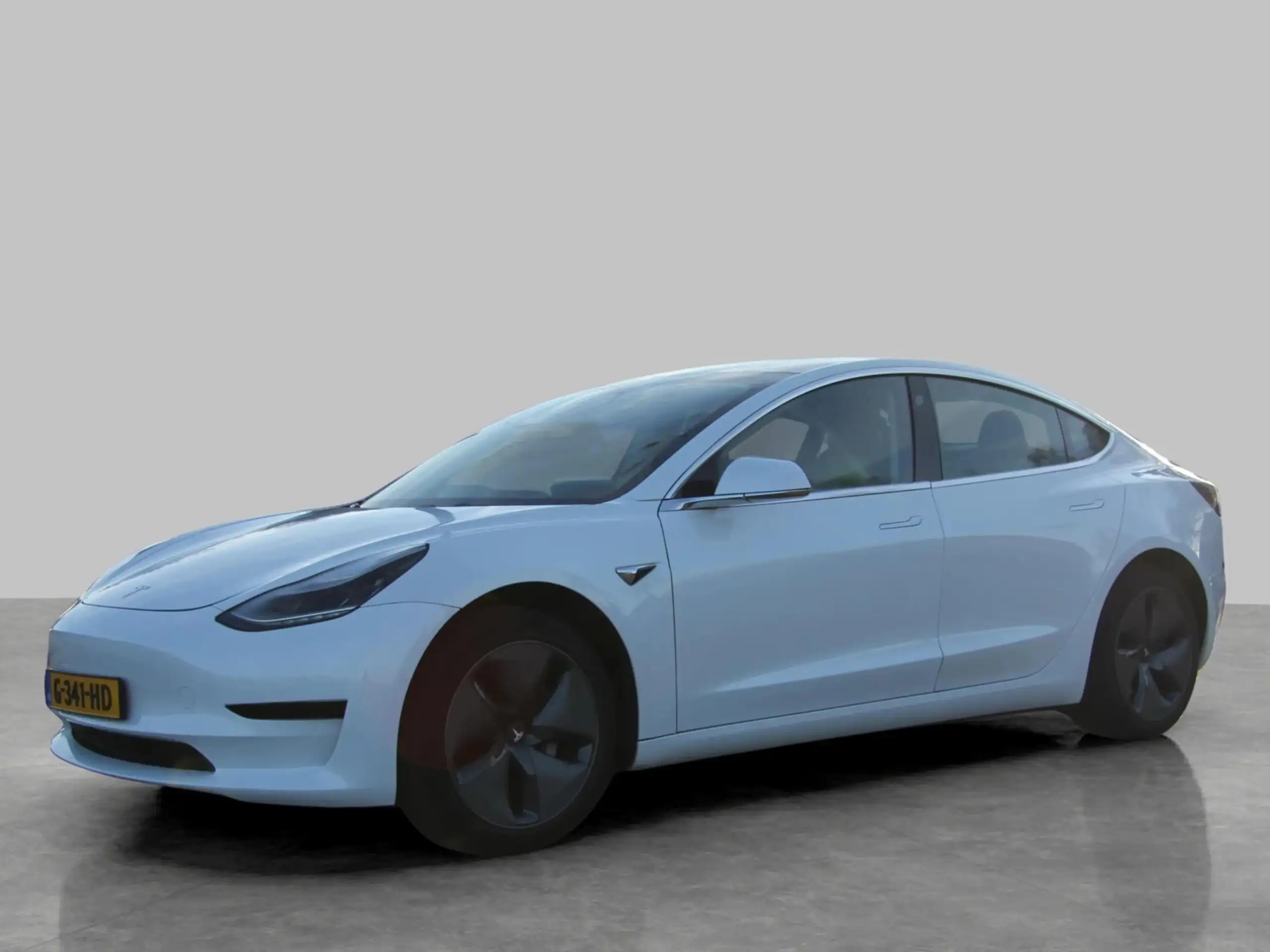 Tesla - Model 3