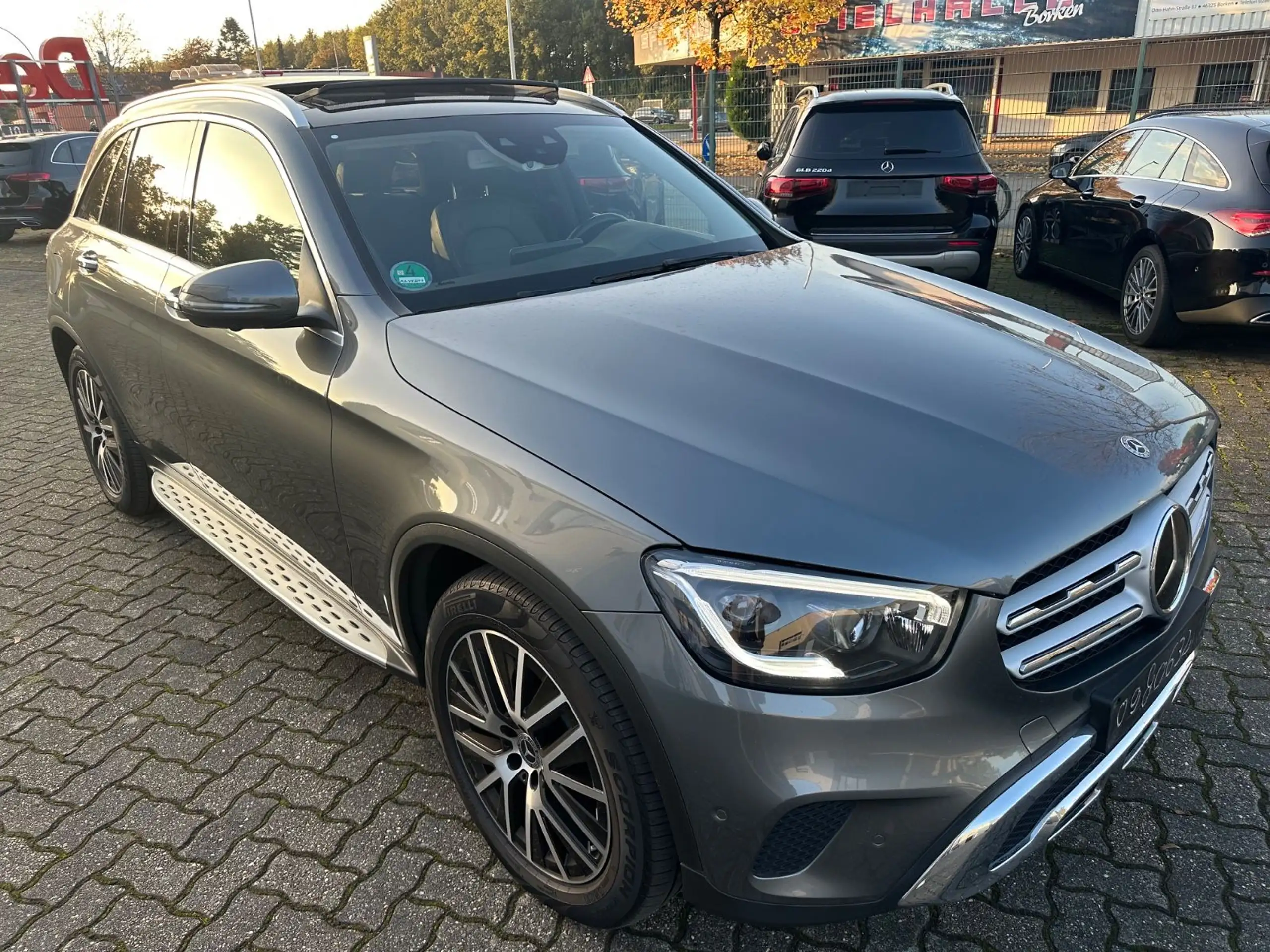 Mercedes-Benz - GLC 300