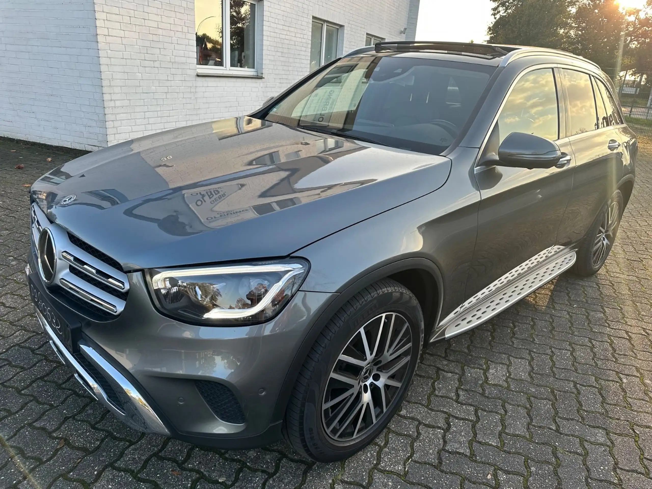 Mercedes-Benz - GLC 300