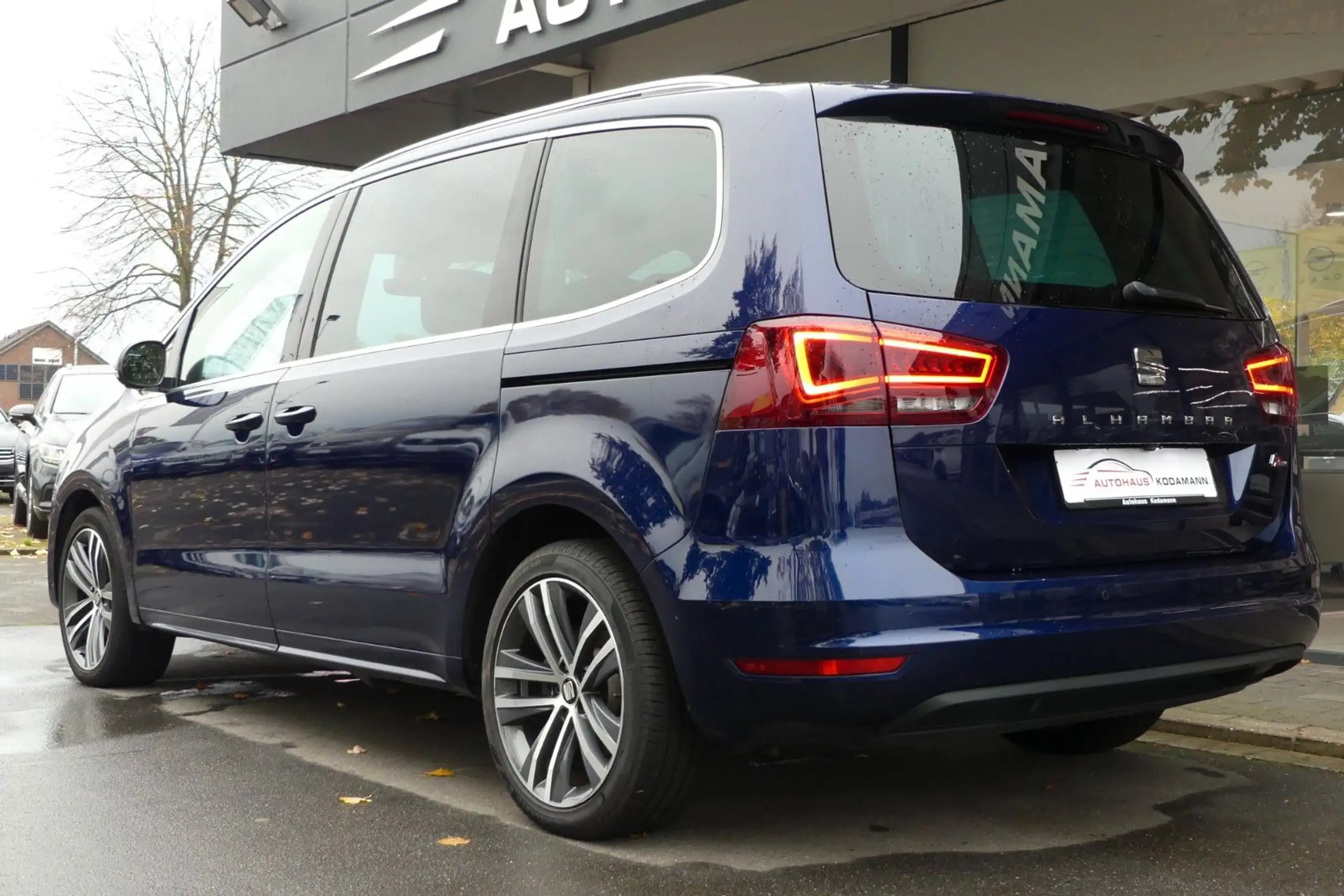 SEAT - Alhambra