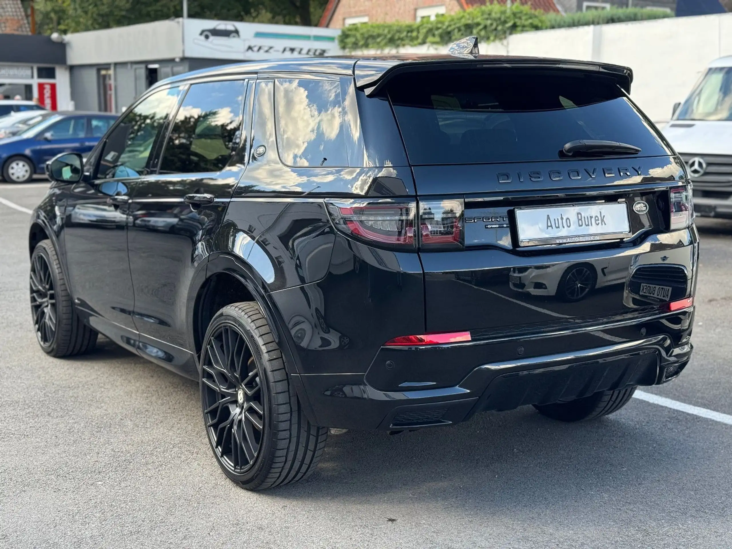 Land Rover - Discovery Sport