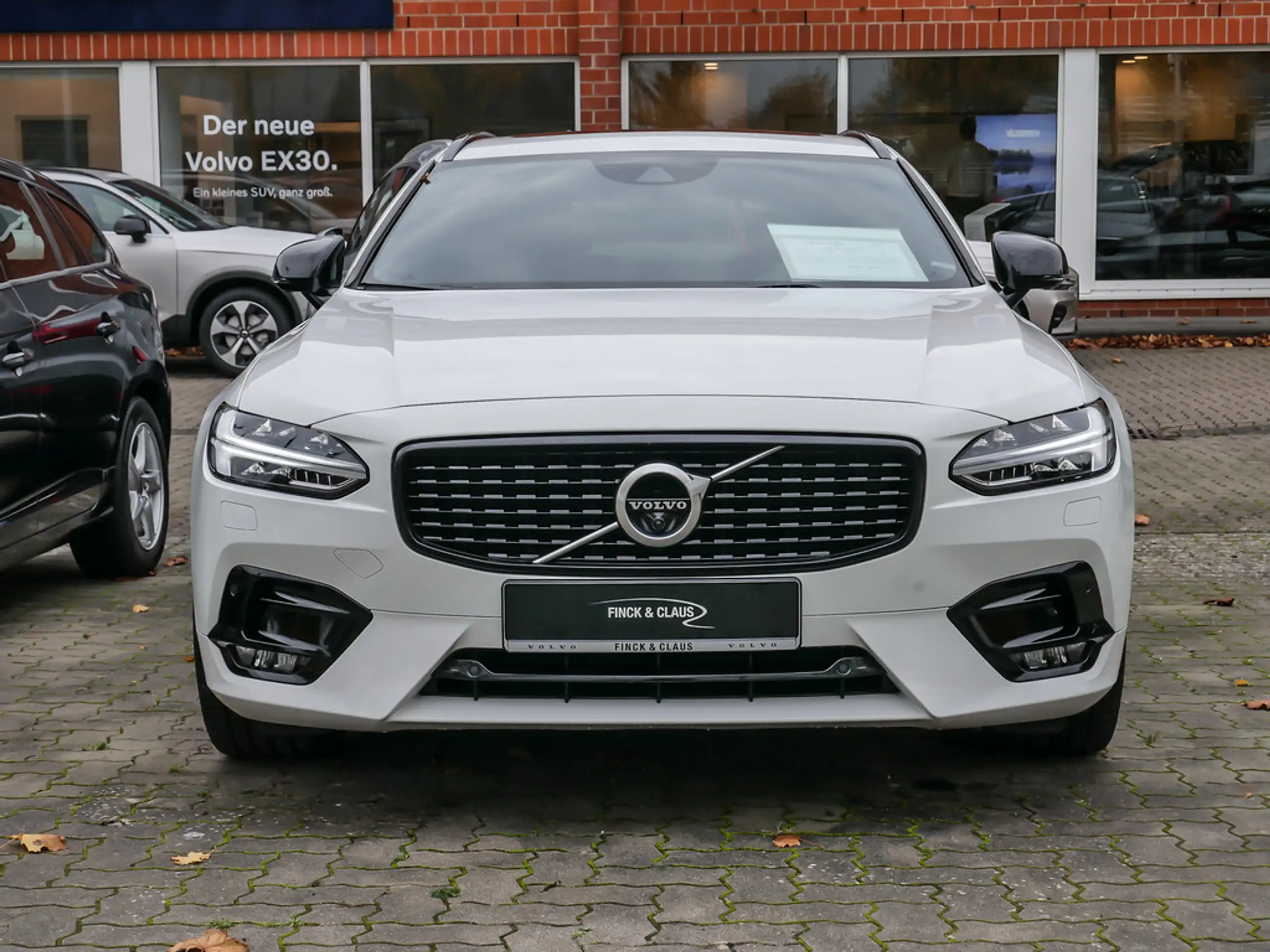 Volvo - V90