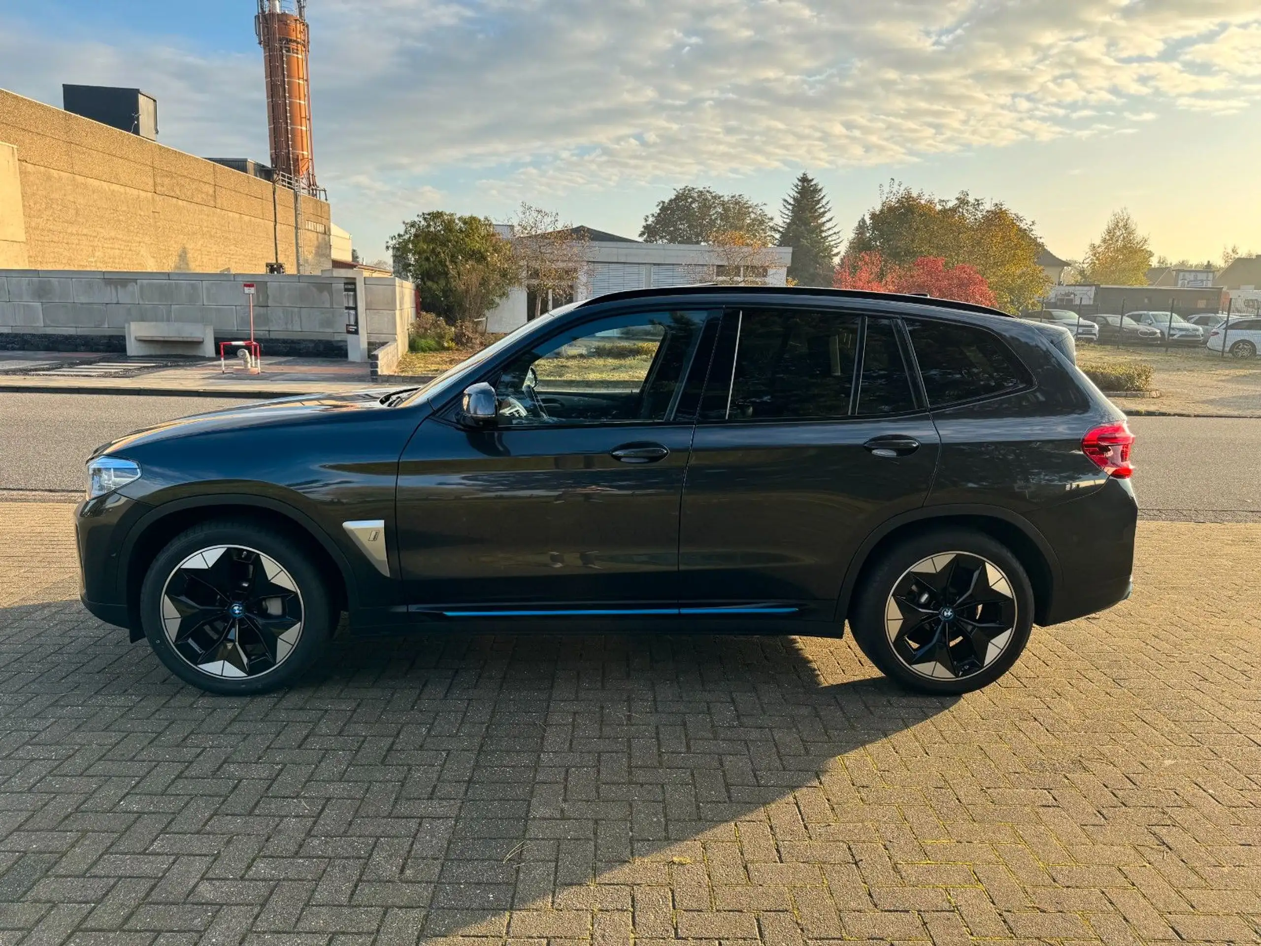 BMW - iX3