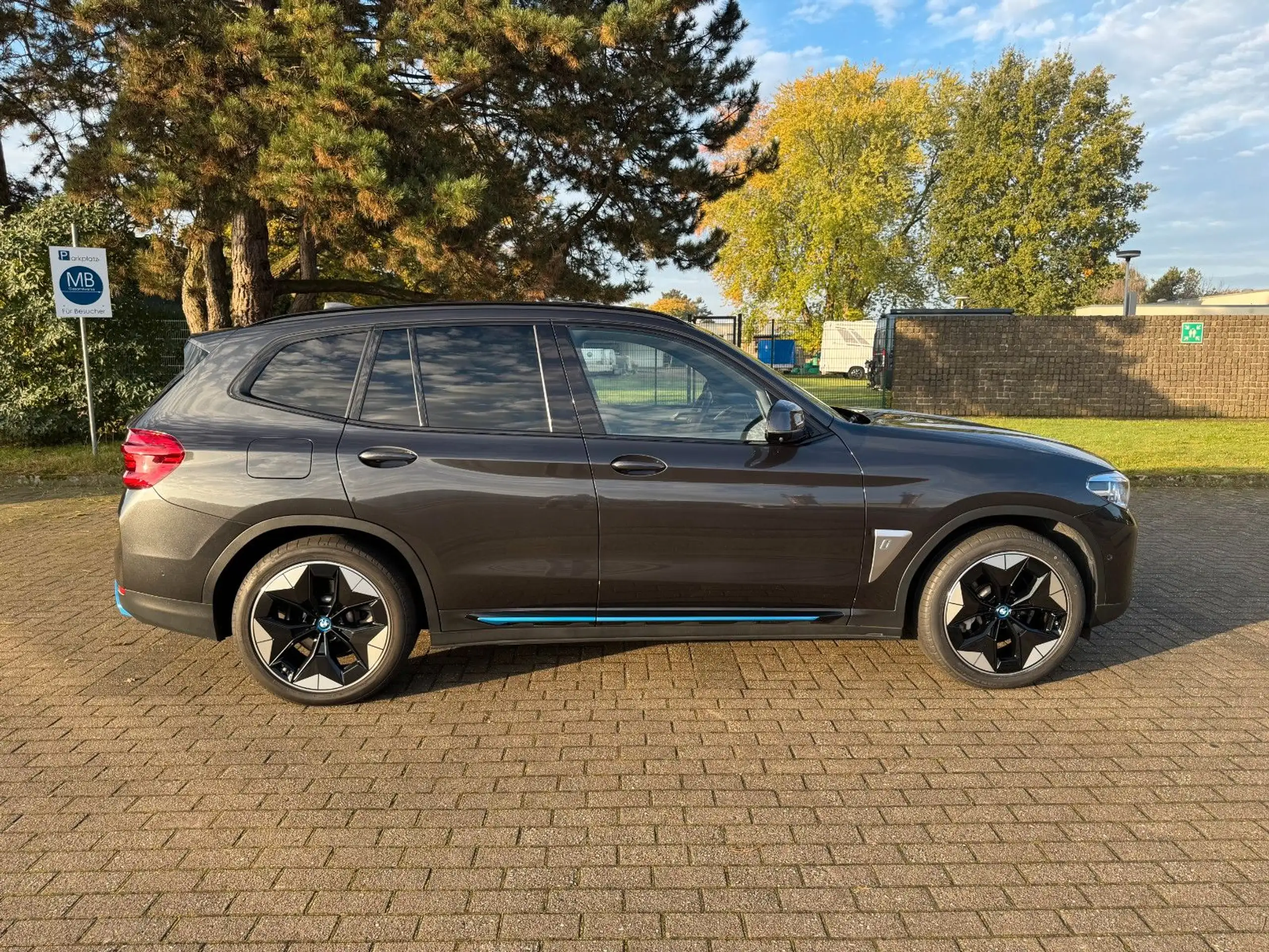 BMW - iX3