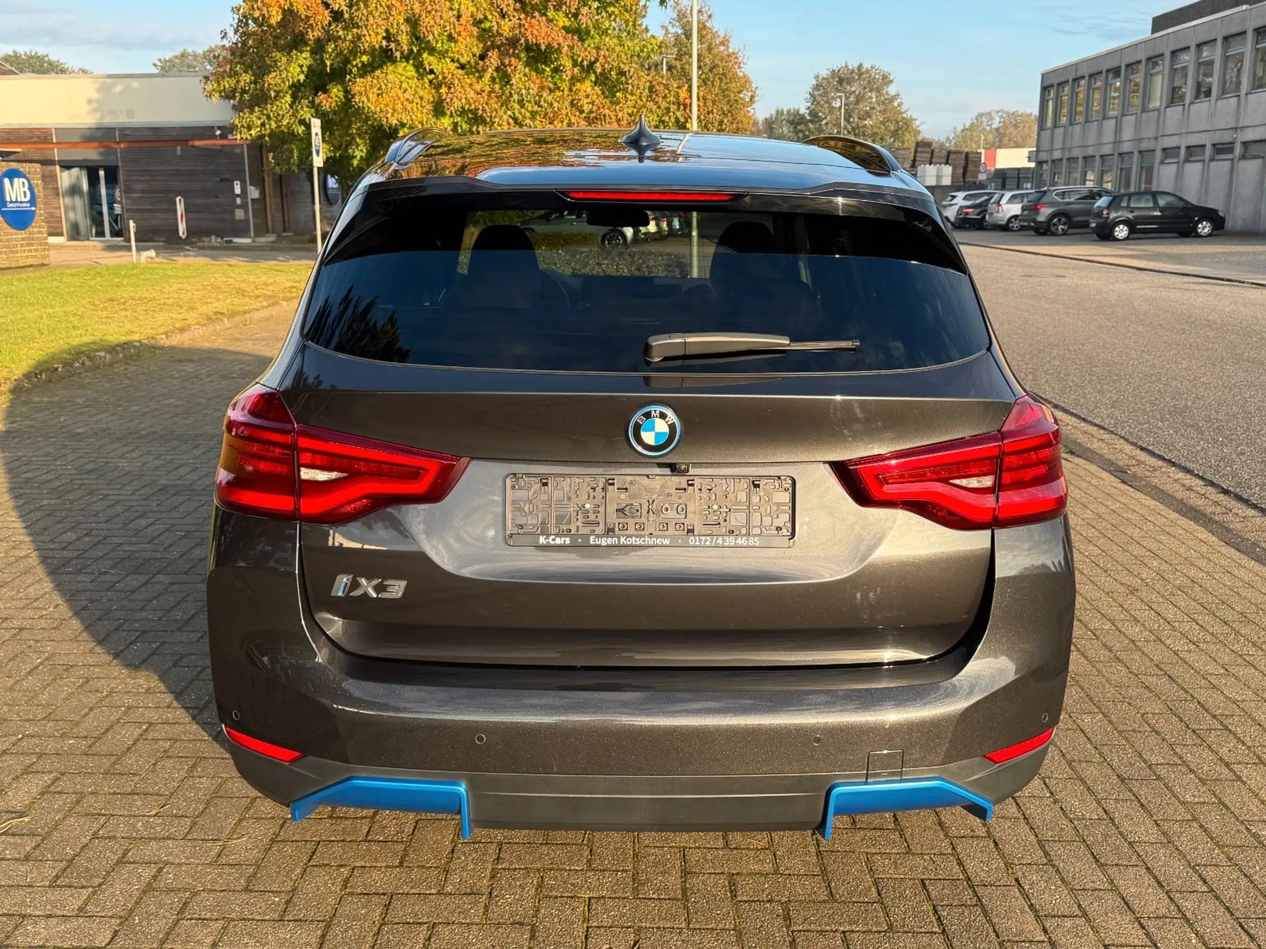 BMW - iX3