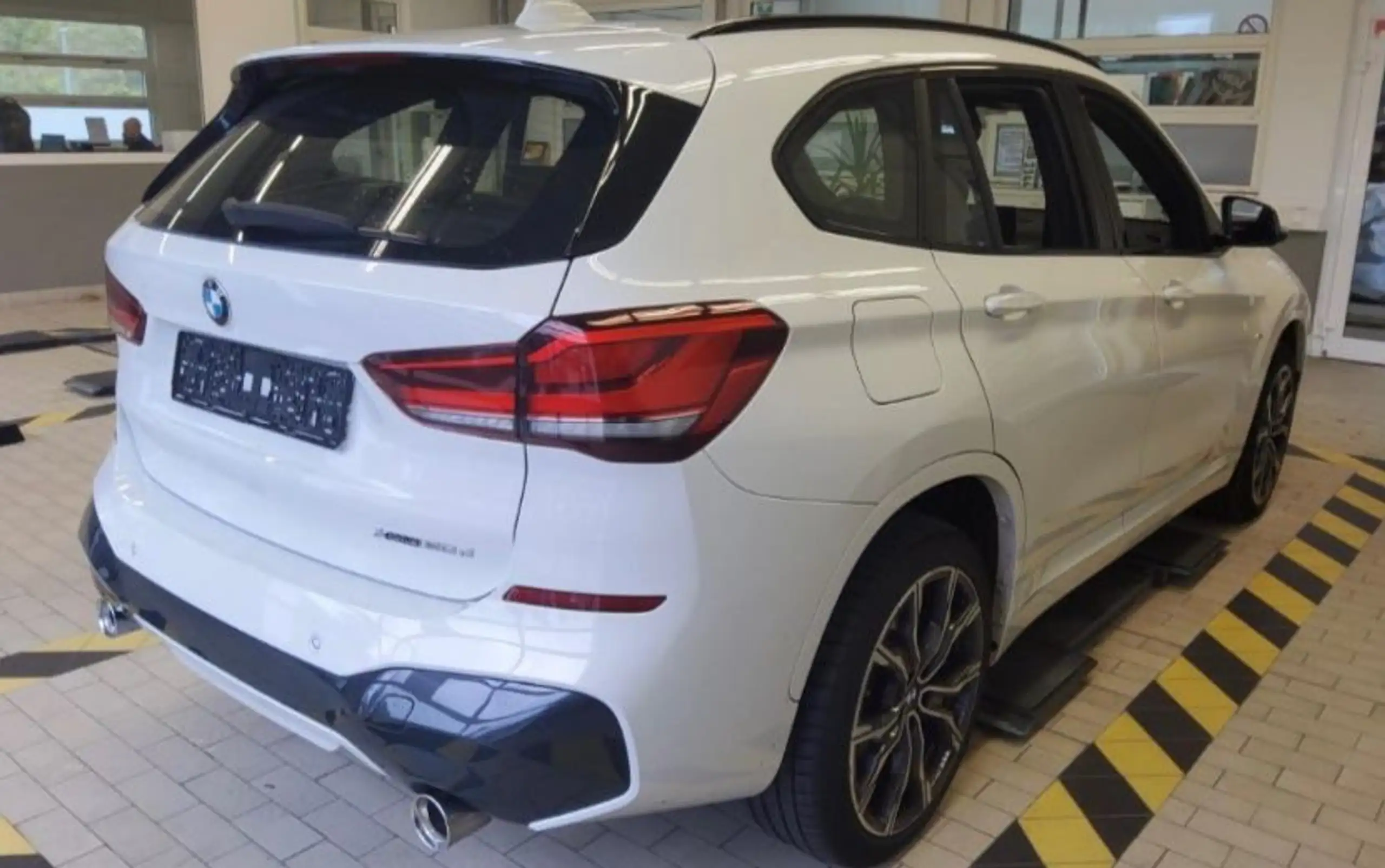 BMW - X1