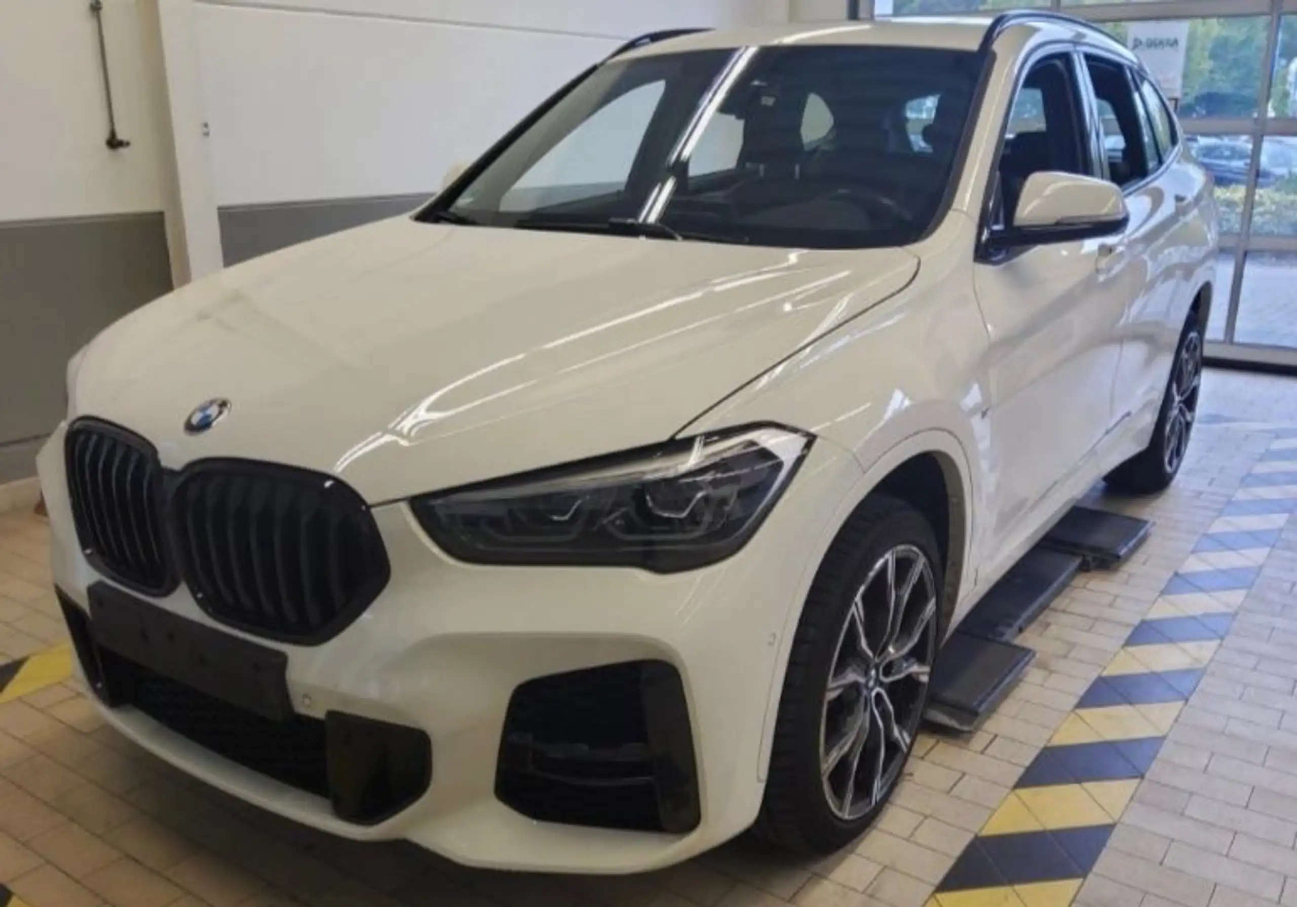 BMW - X1