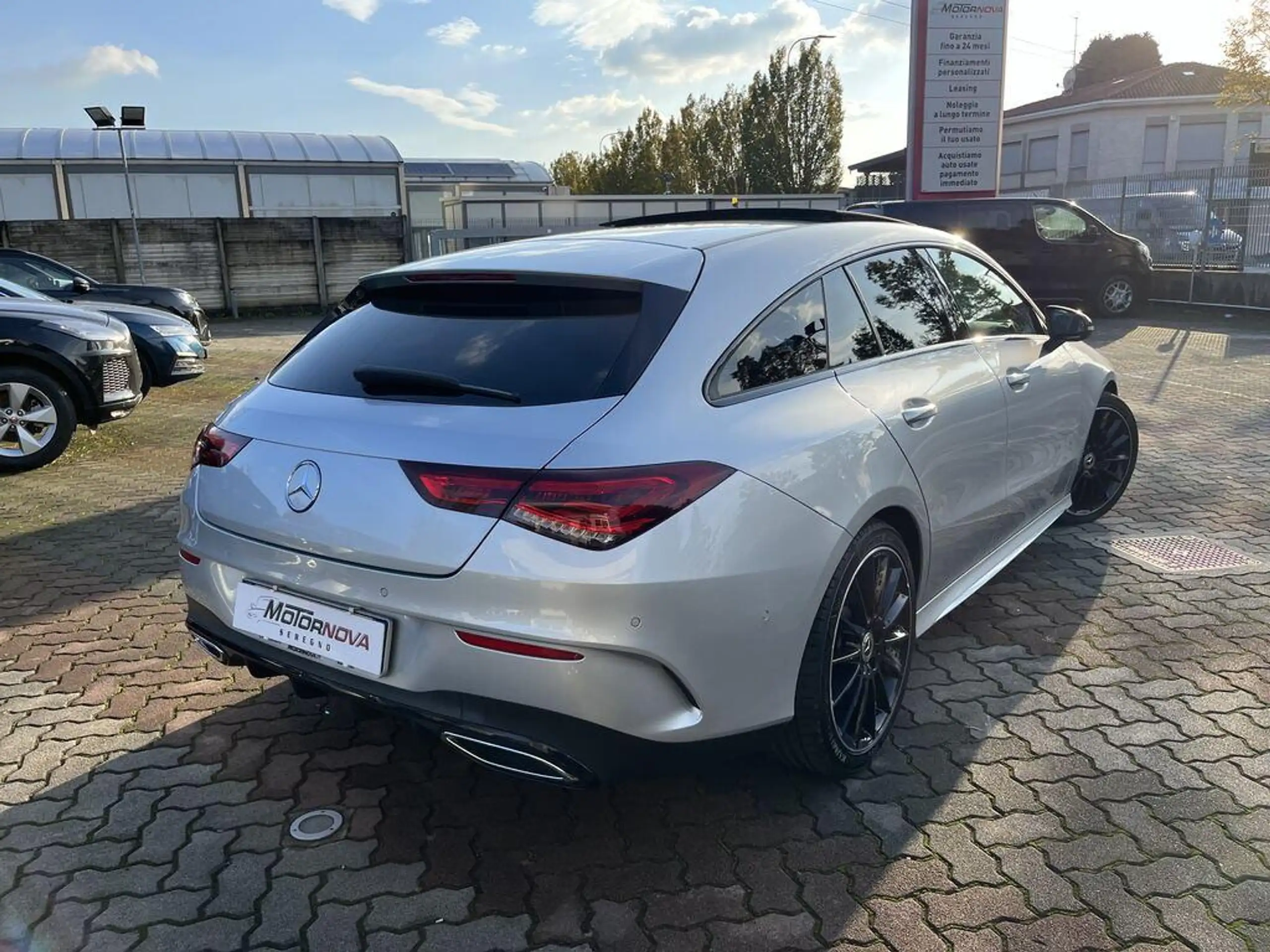 Mercedes-Benz - CLA 200