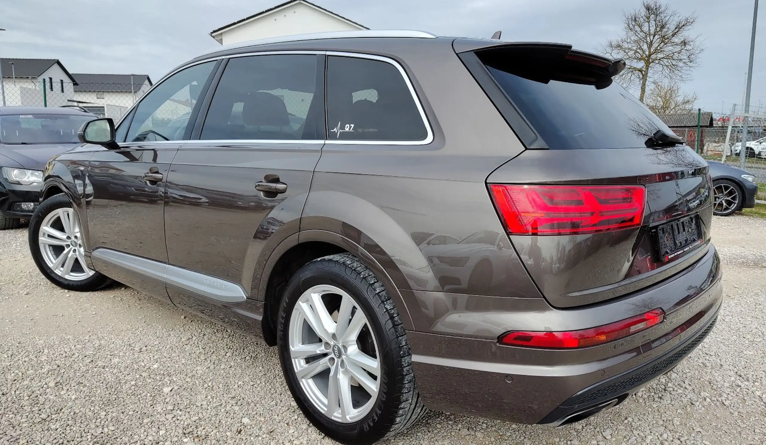 Audi - Q7