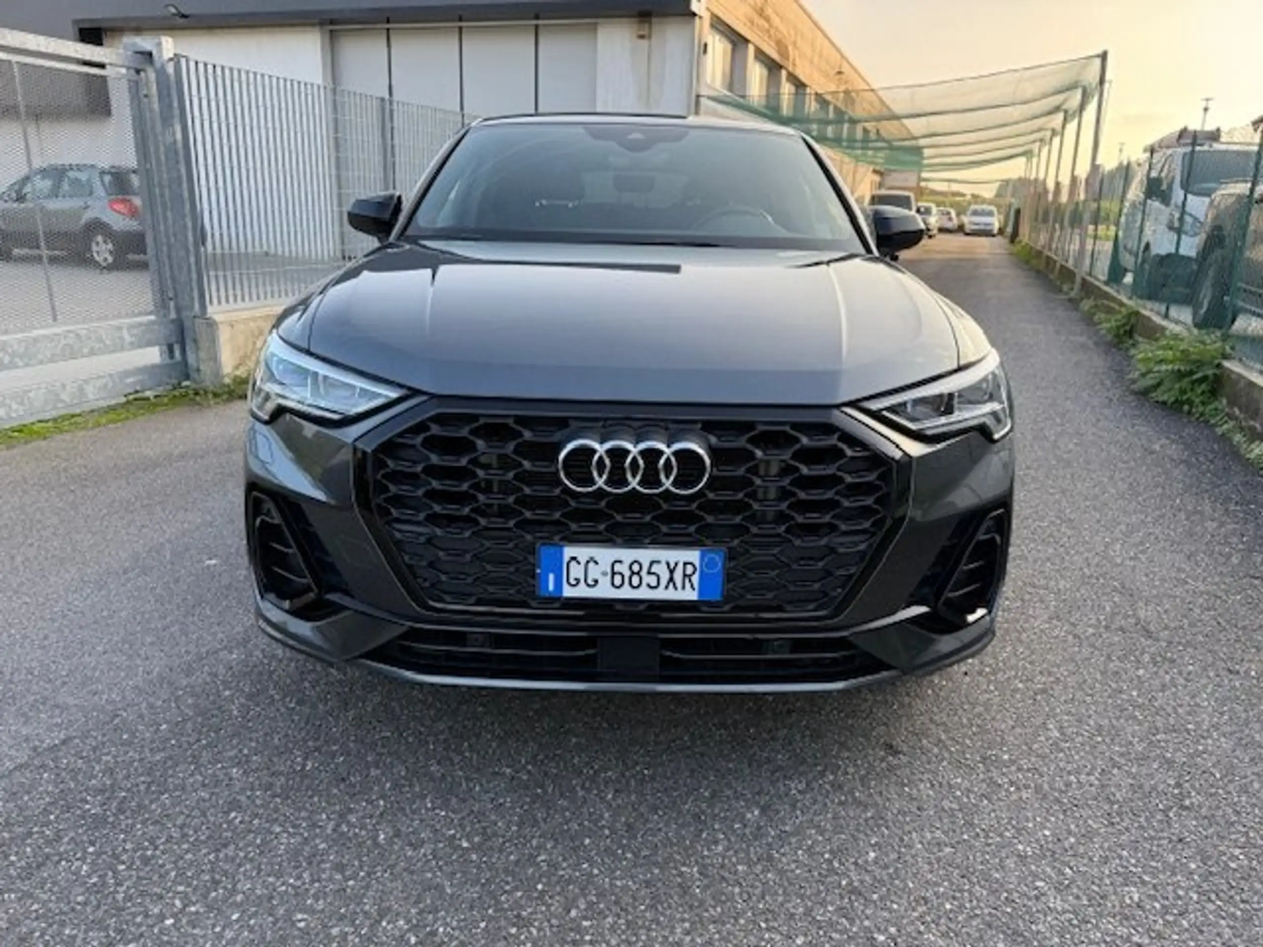 Audi - Q3