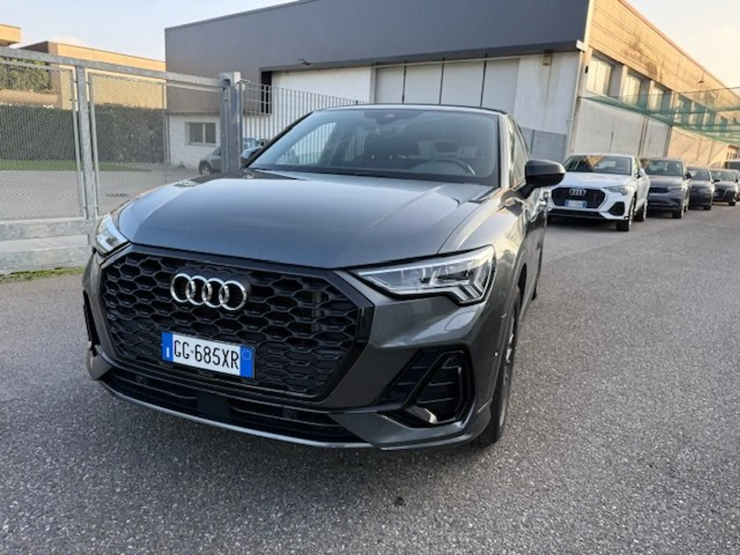 Audi - Q3