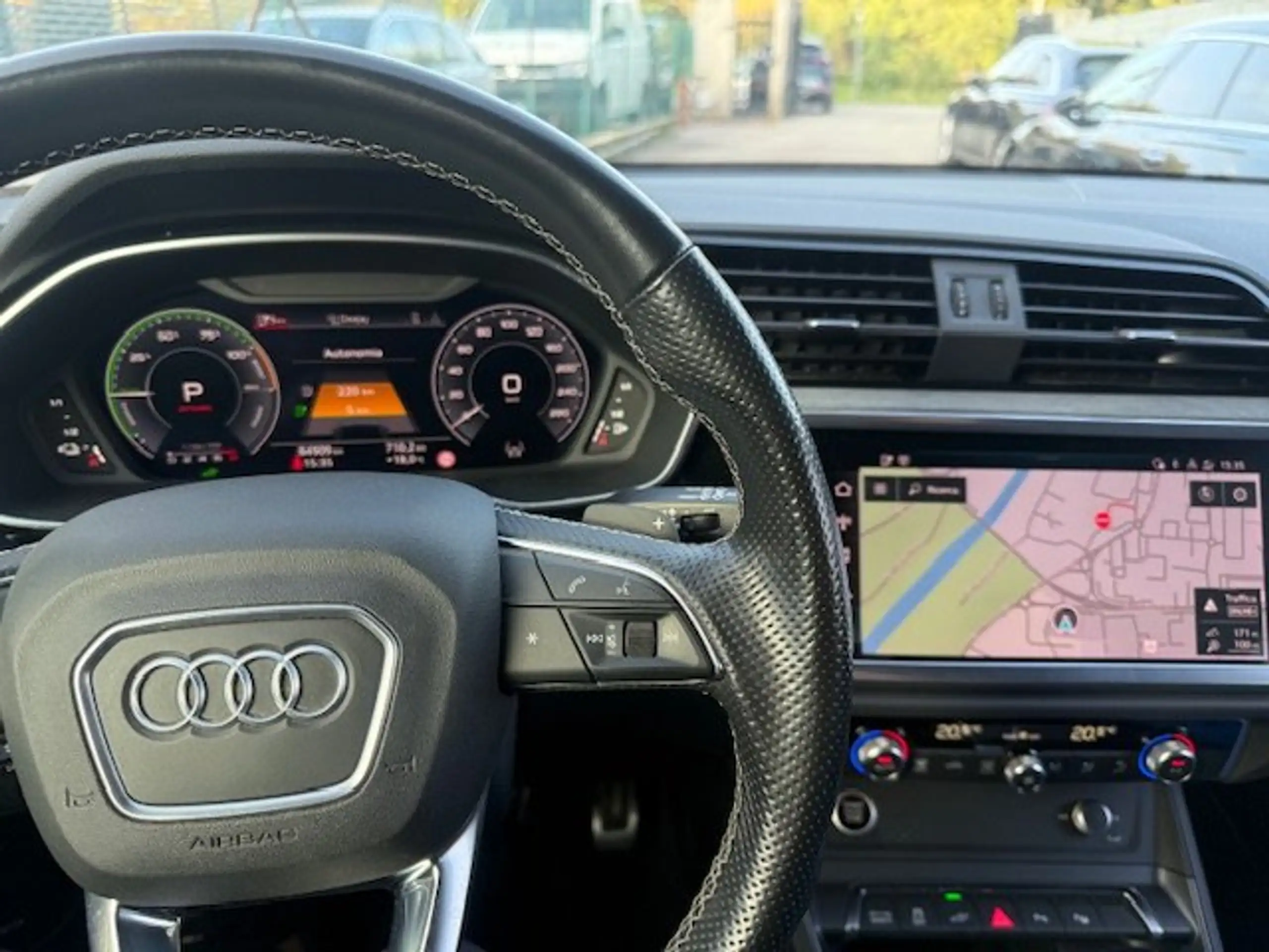 Audi - Q3