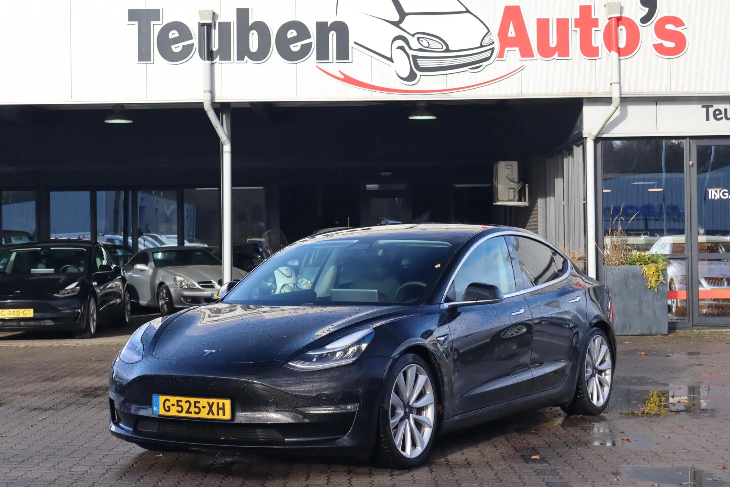 Tesla - Model 3