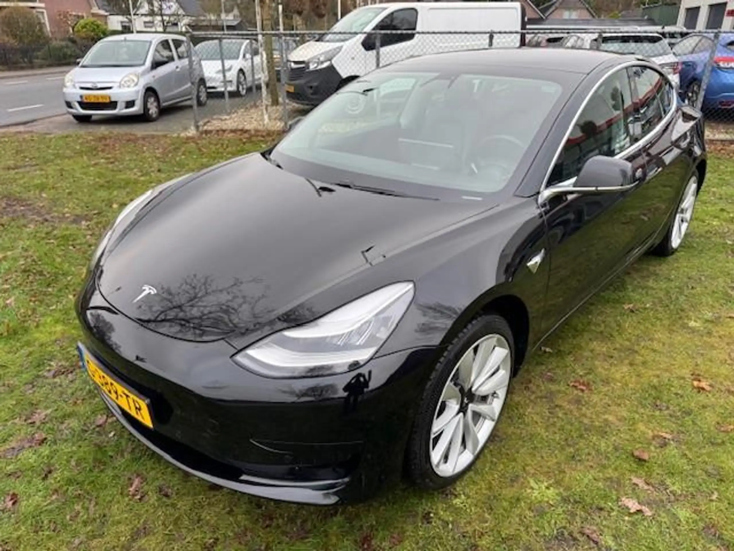 Tesla - Model 3