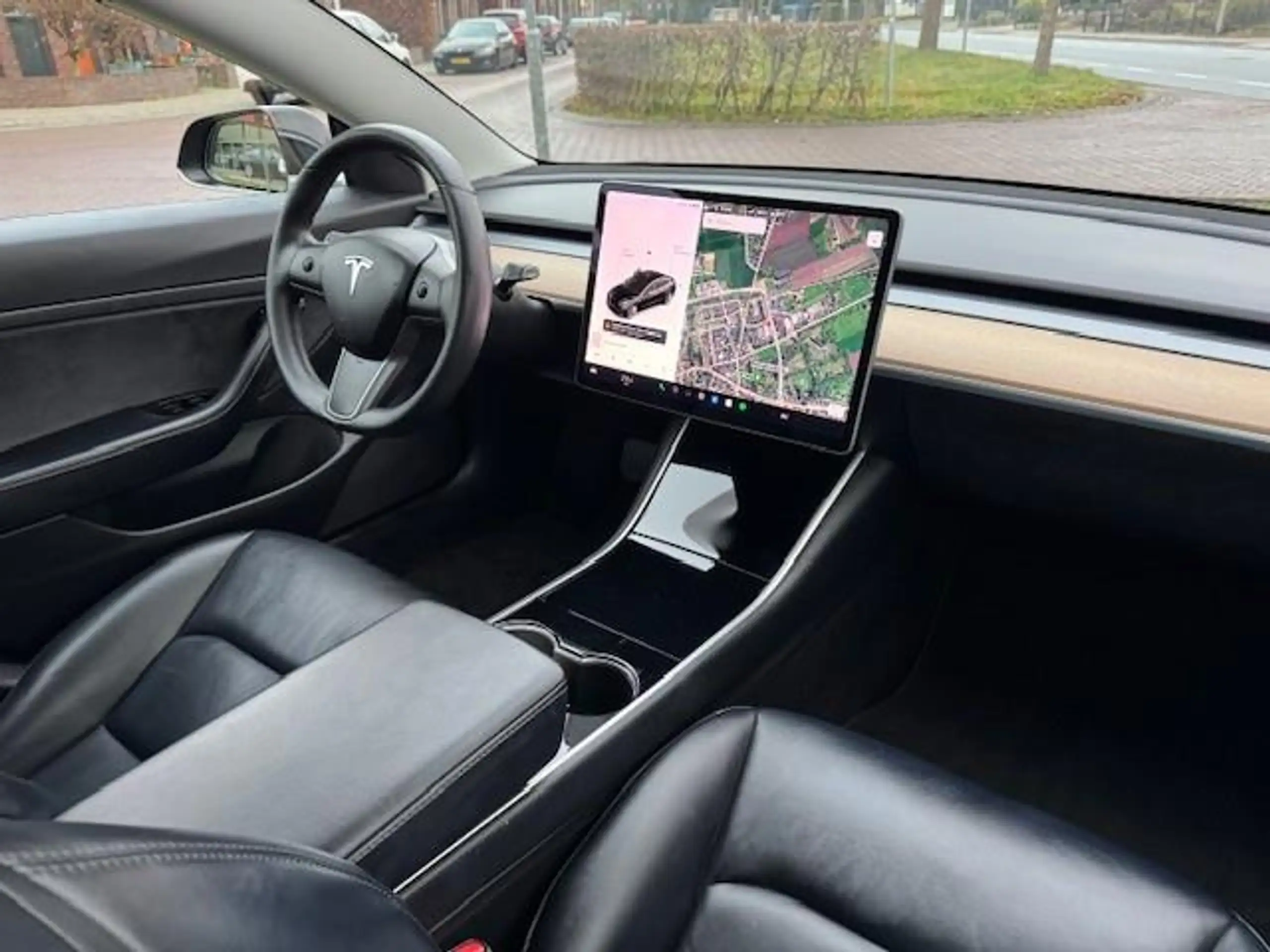 Tesla - Model 3