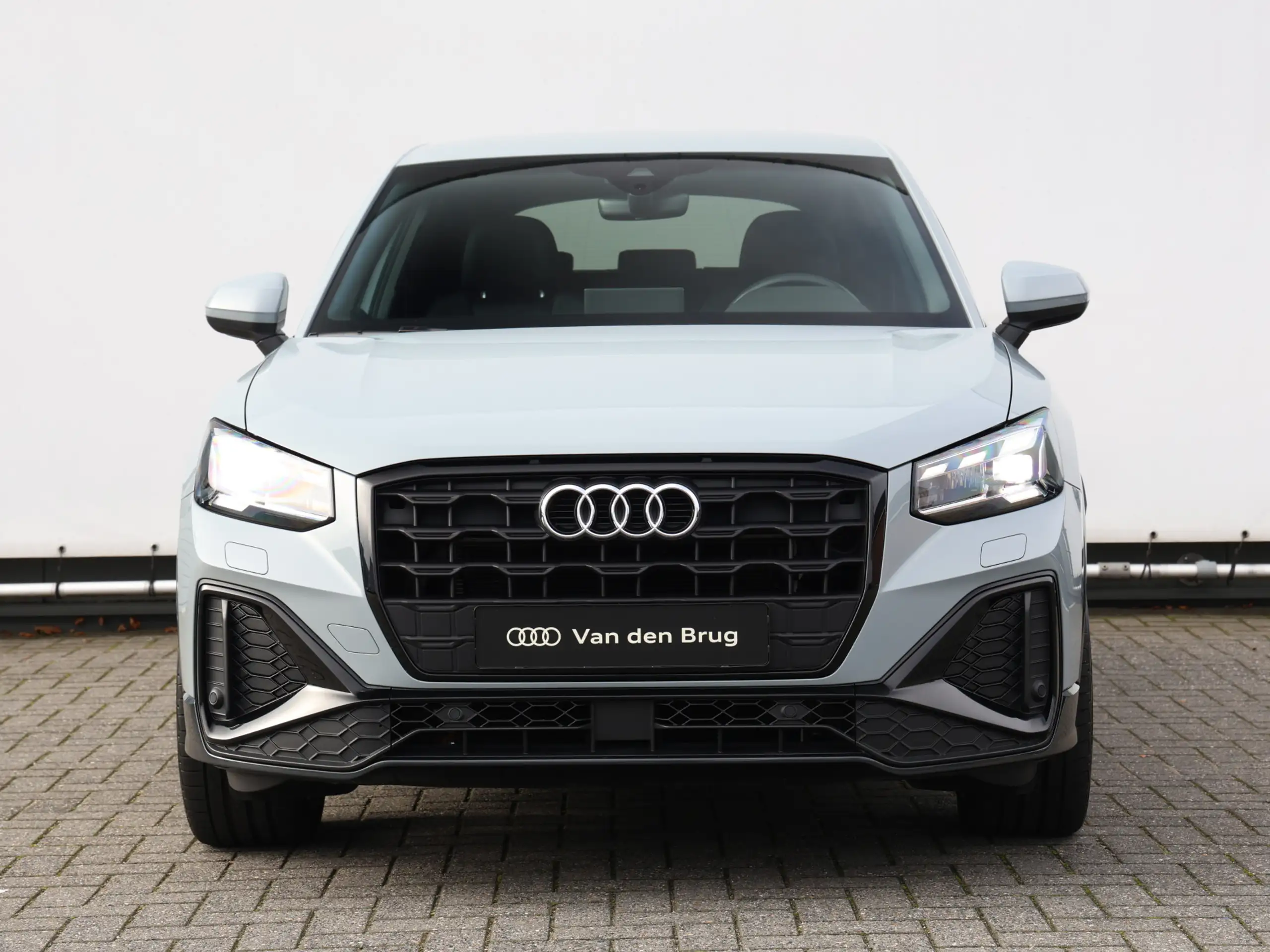 Audi - Q2