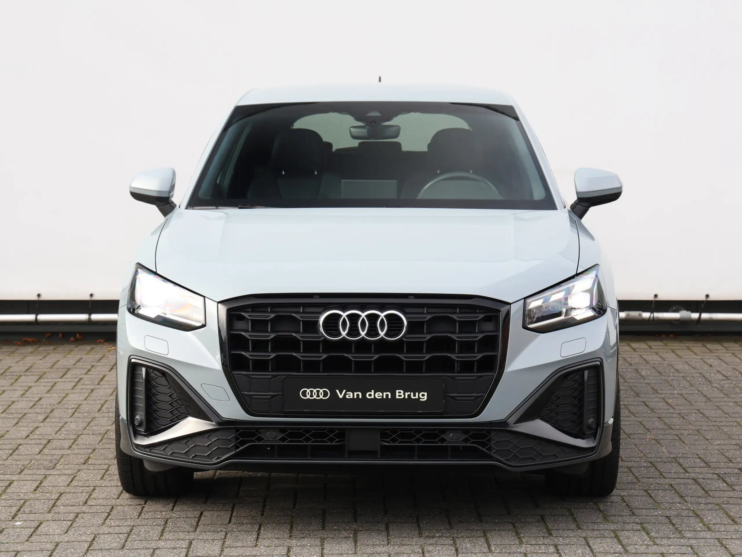 Audi - Q2