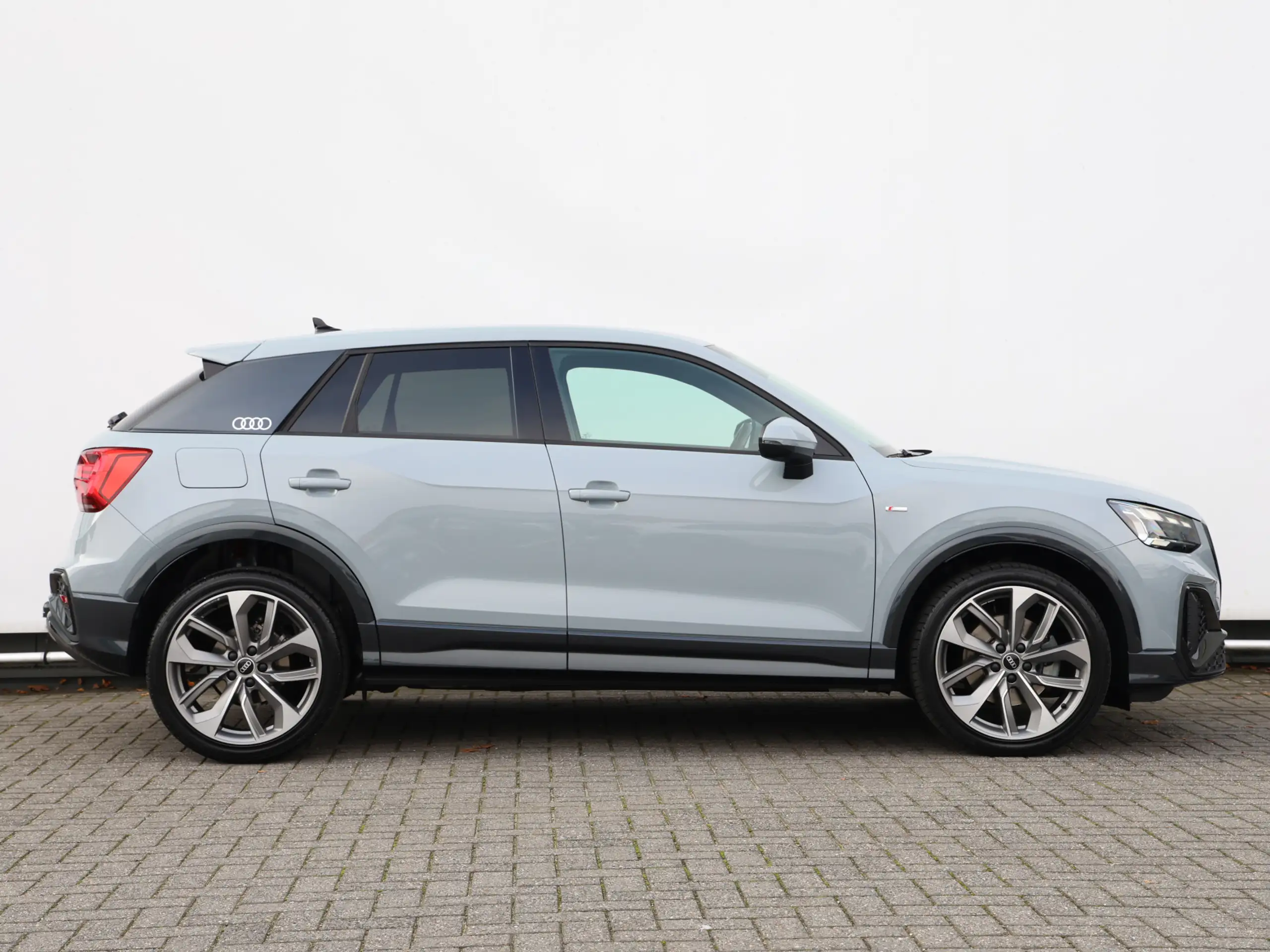 Audi - Q2