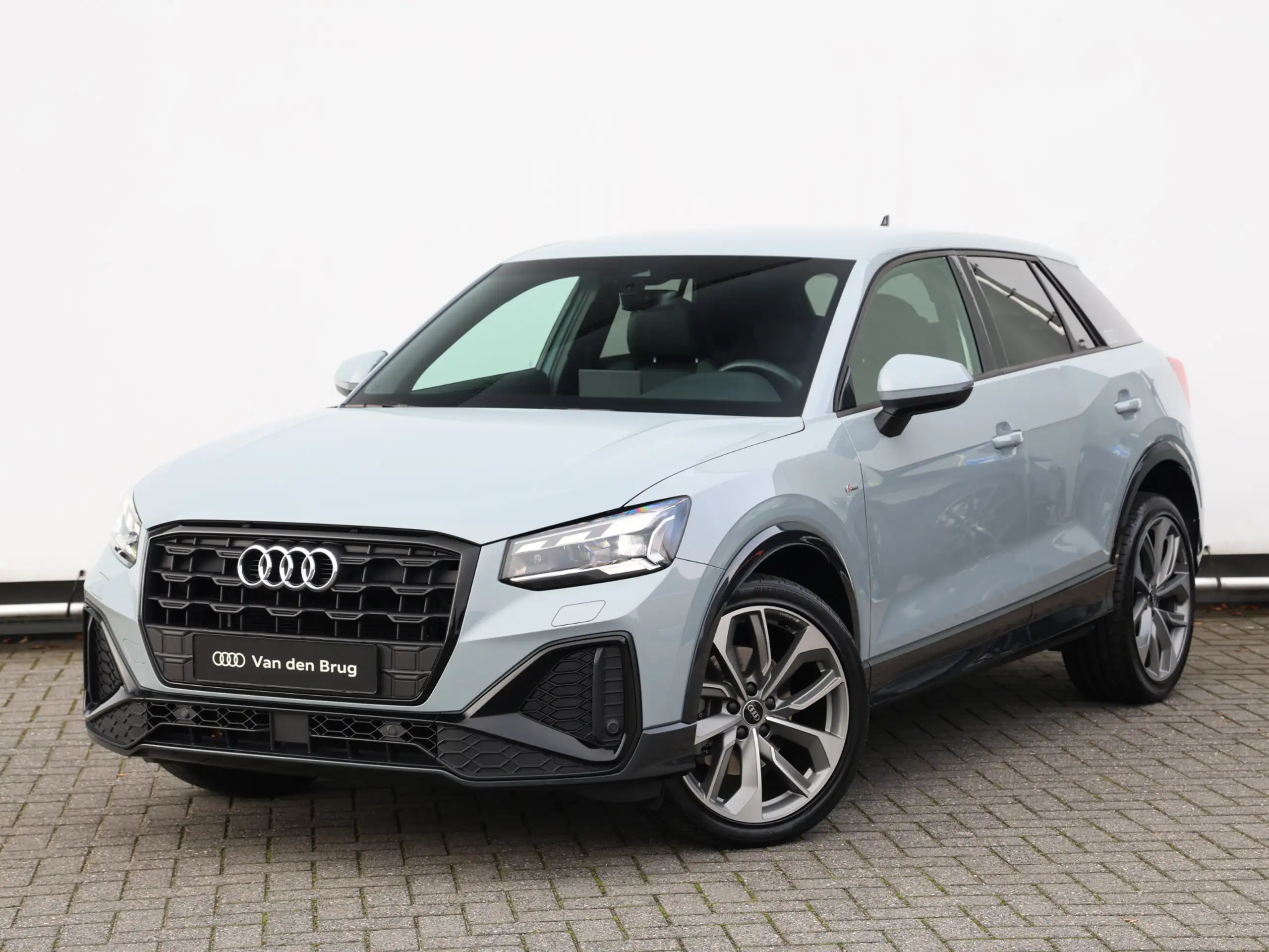 Audi - Q2