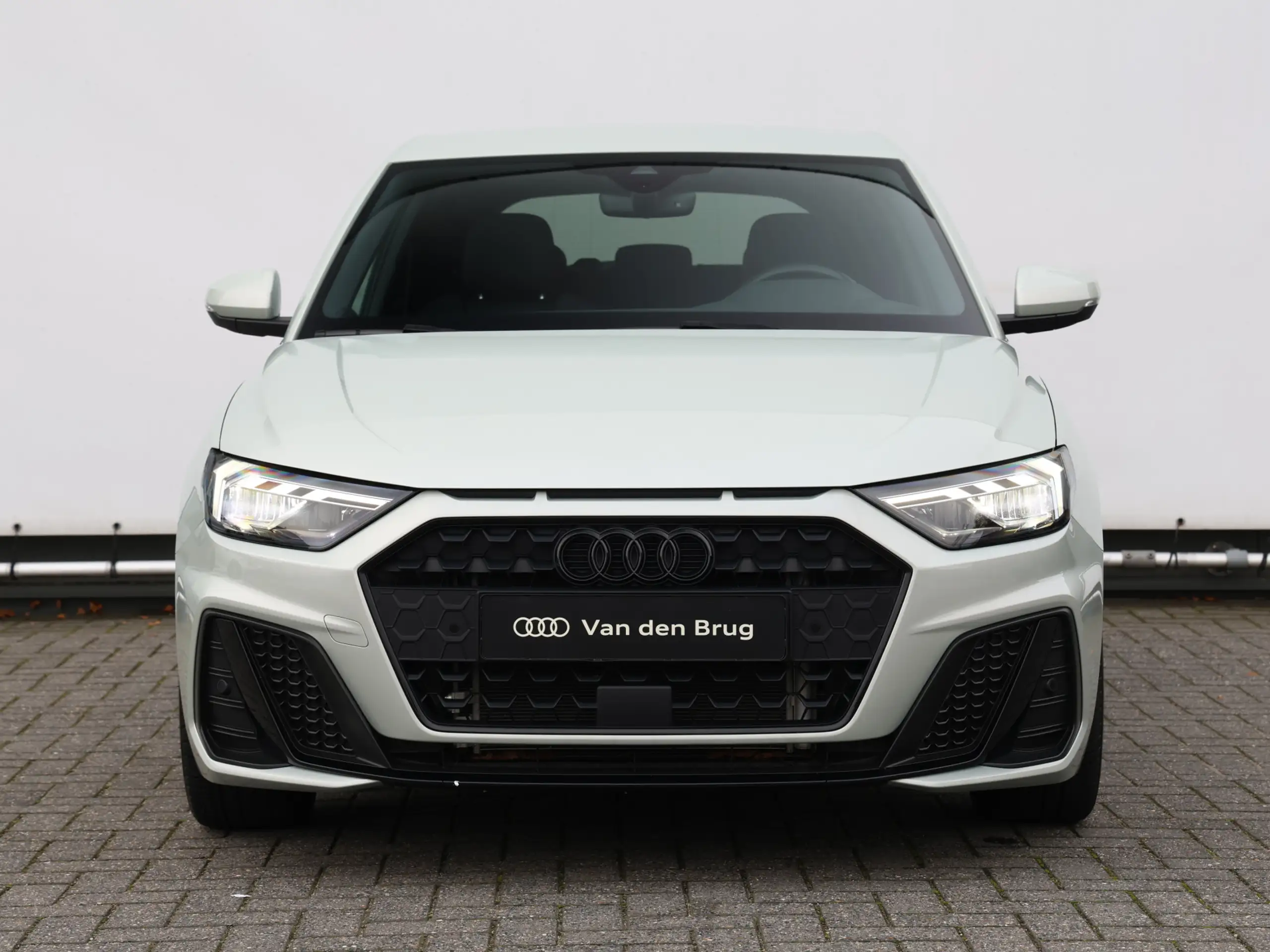 Audi - A1