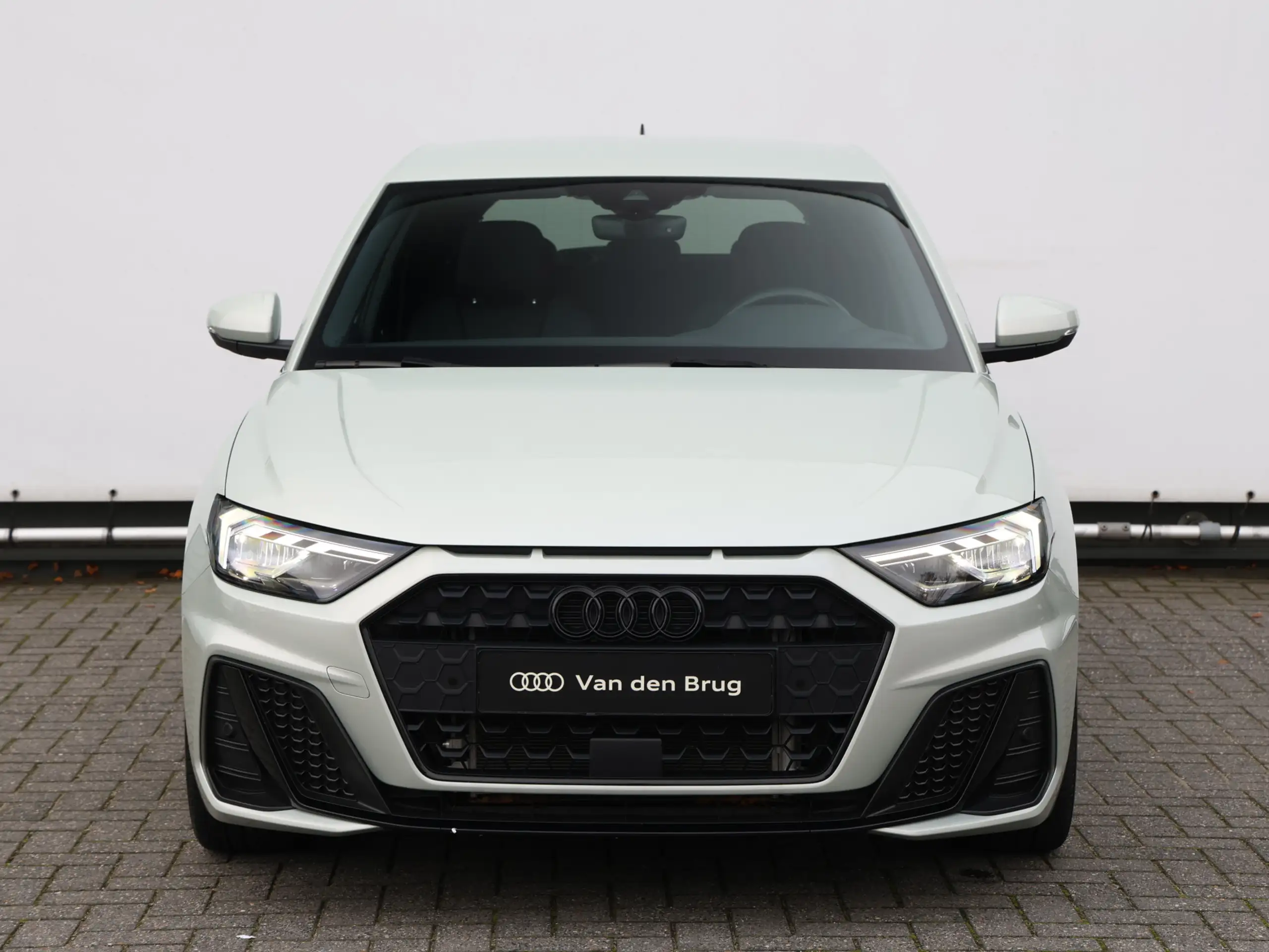 Audi - A1