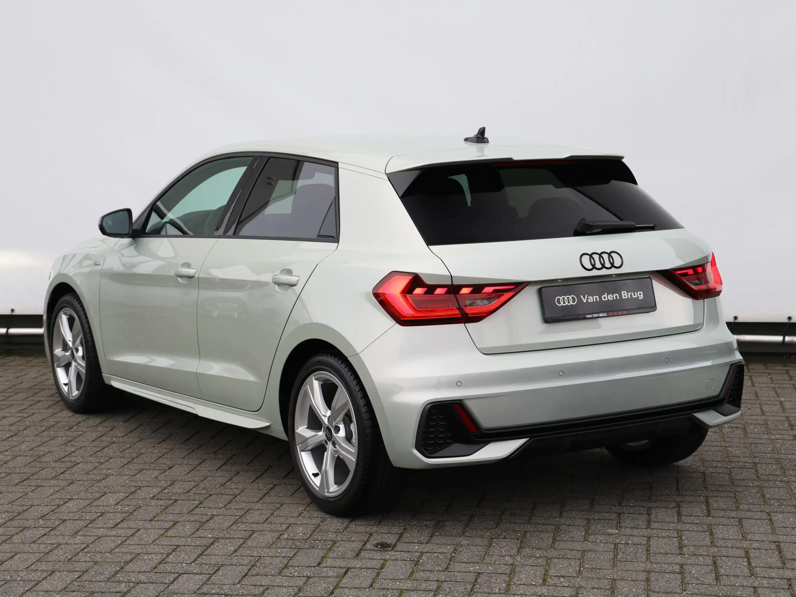 Audi - A1