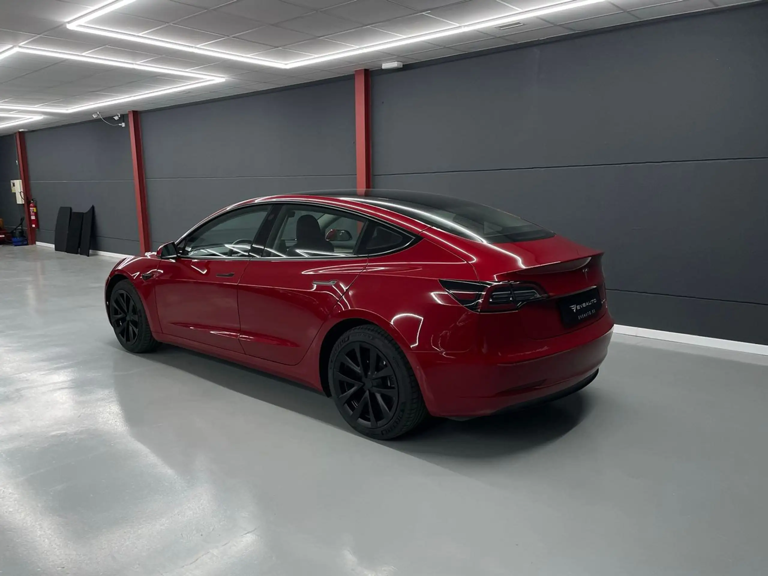 Tesla - Model 3