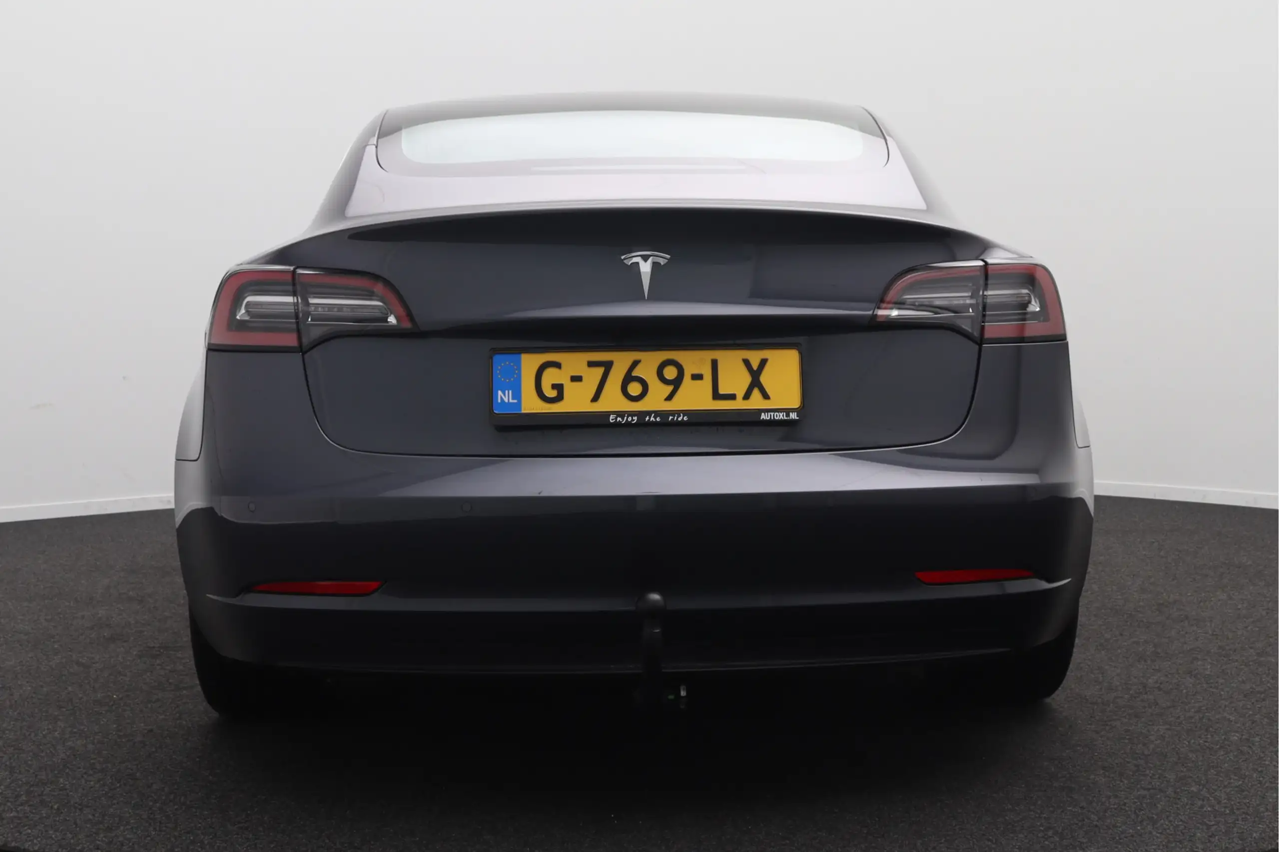 Tesla - Model 3