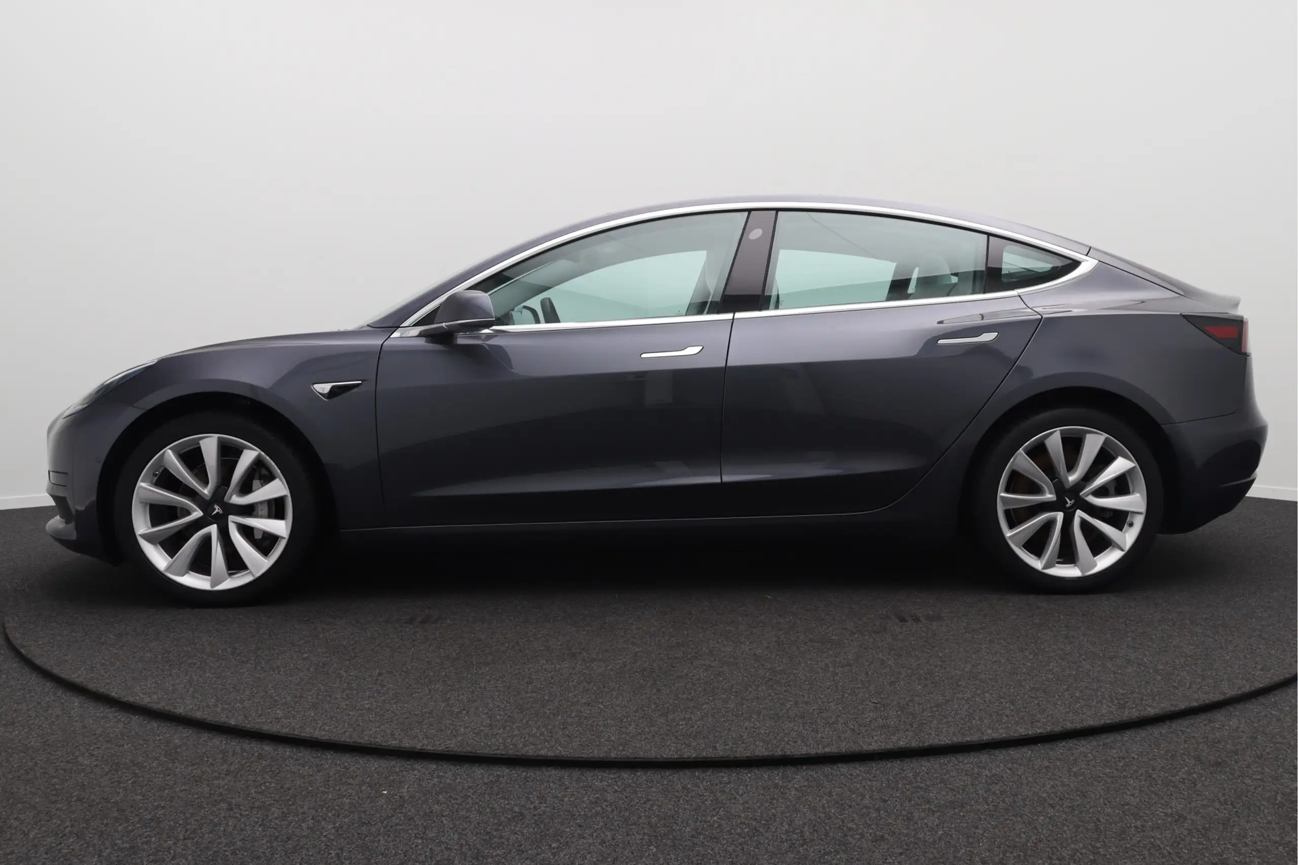 Tesla - Model 3