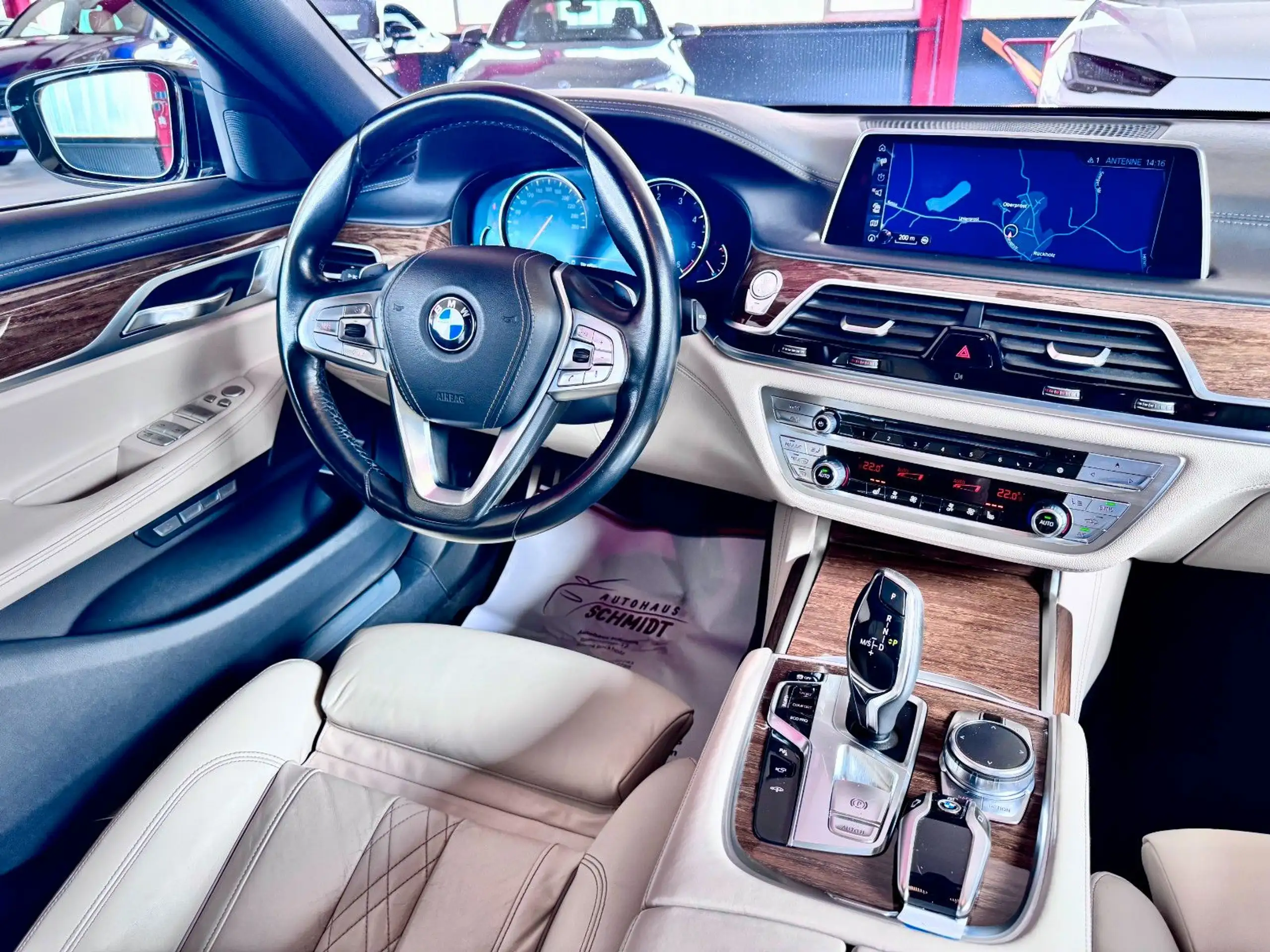 BMW - 730