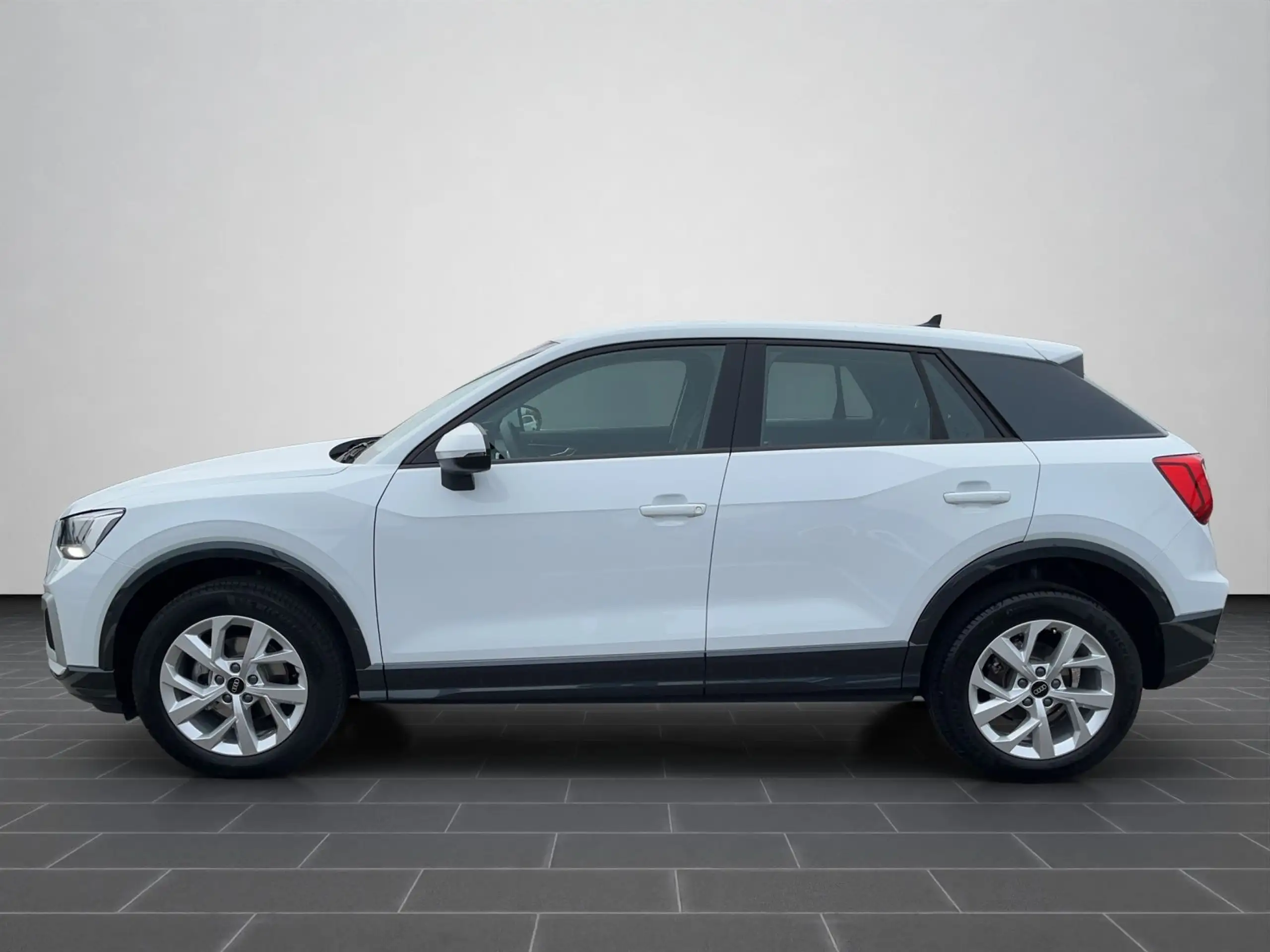 Audi - Q2