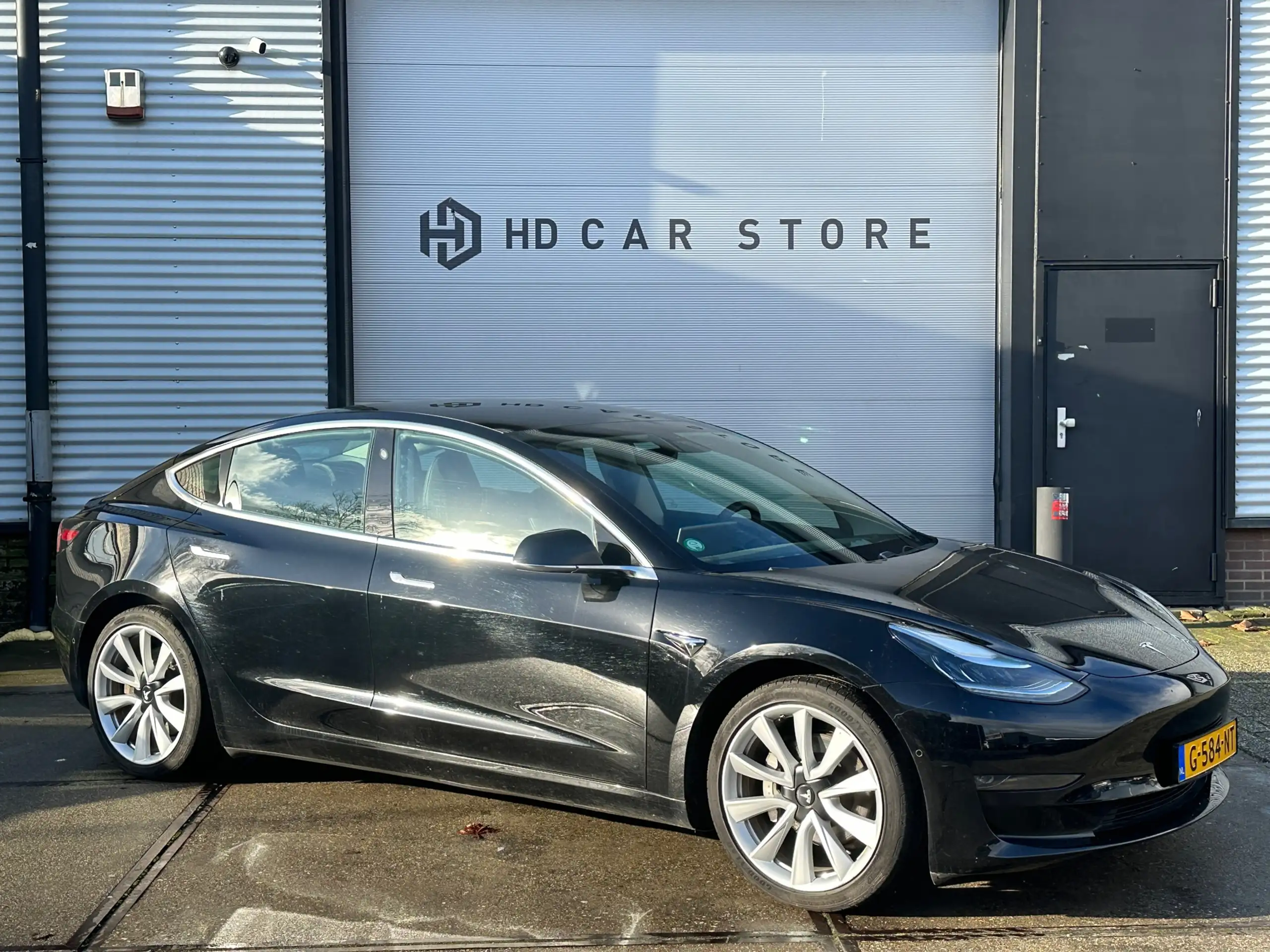 Tesla - Model 3