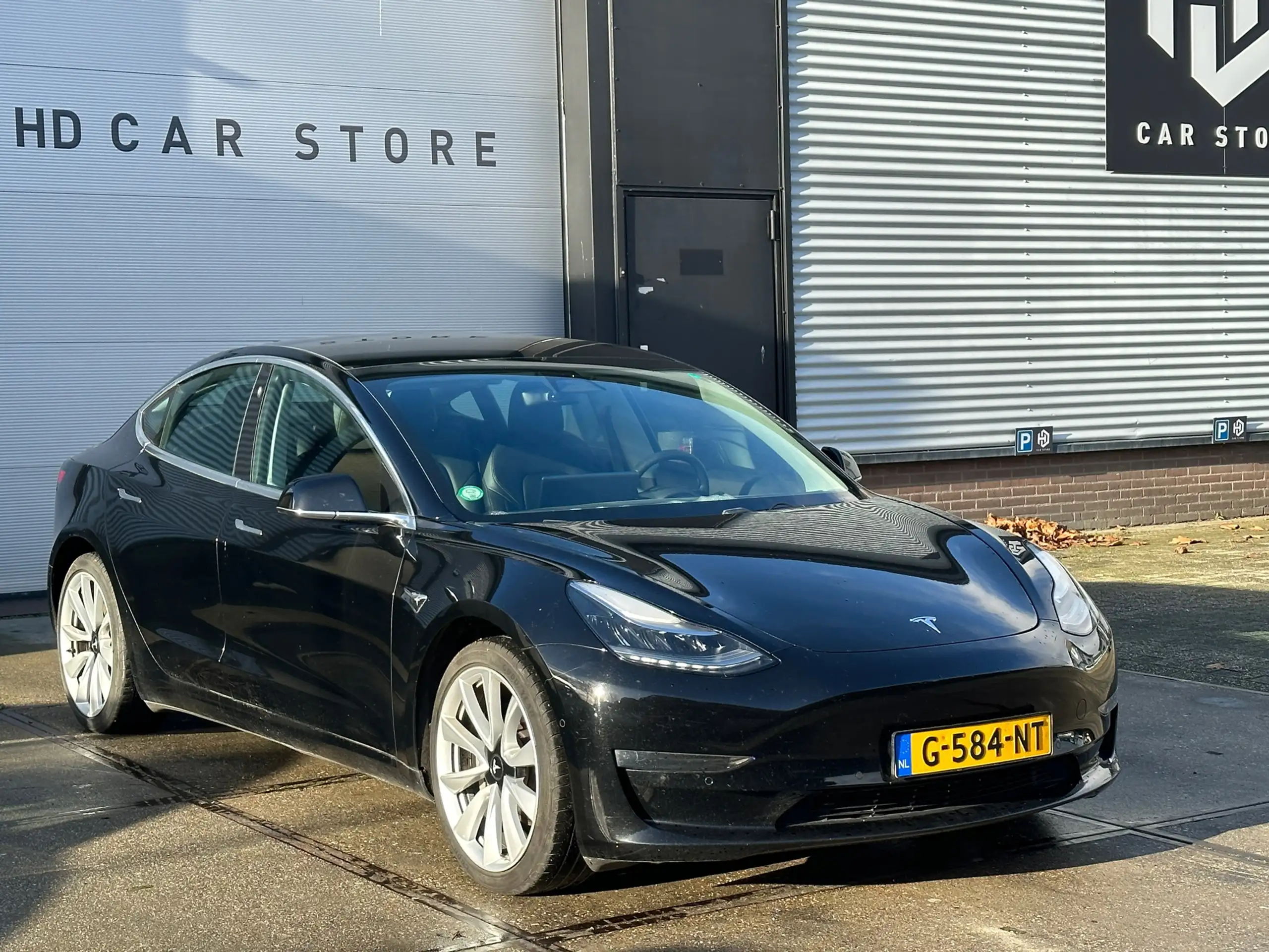 Tesla - Model 3